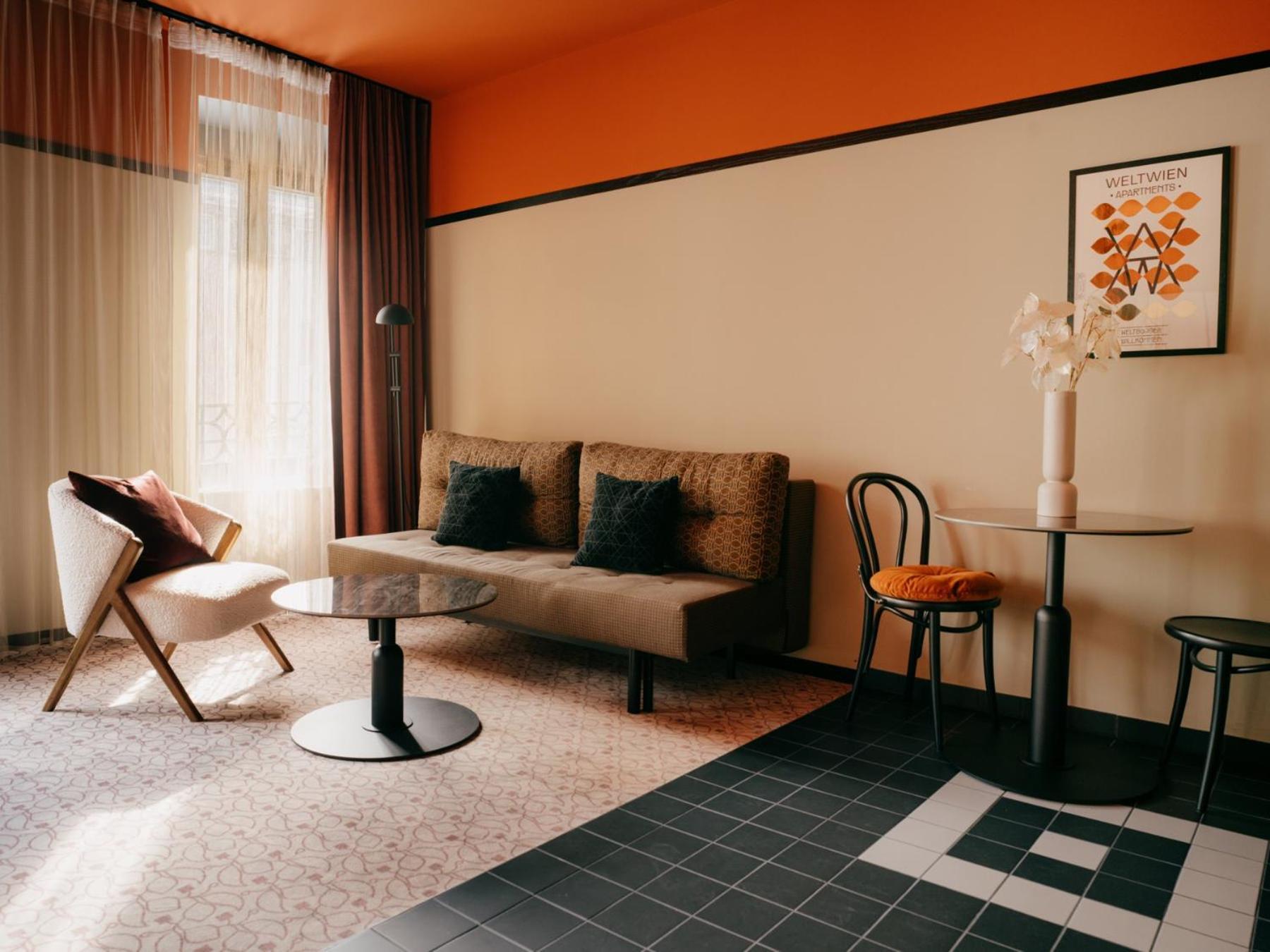 Weltwien Luxury Art & Free Parking Aparthotel