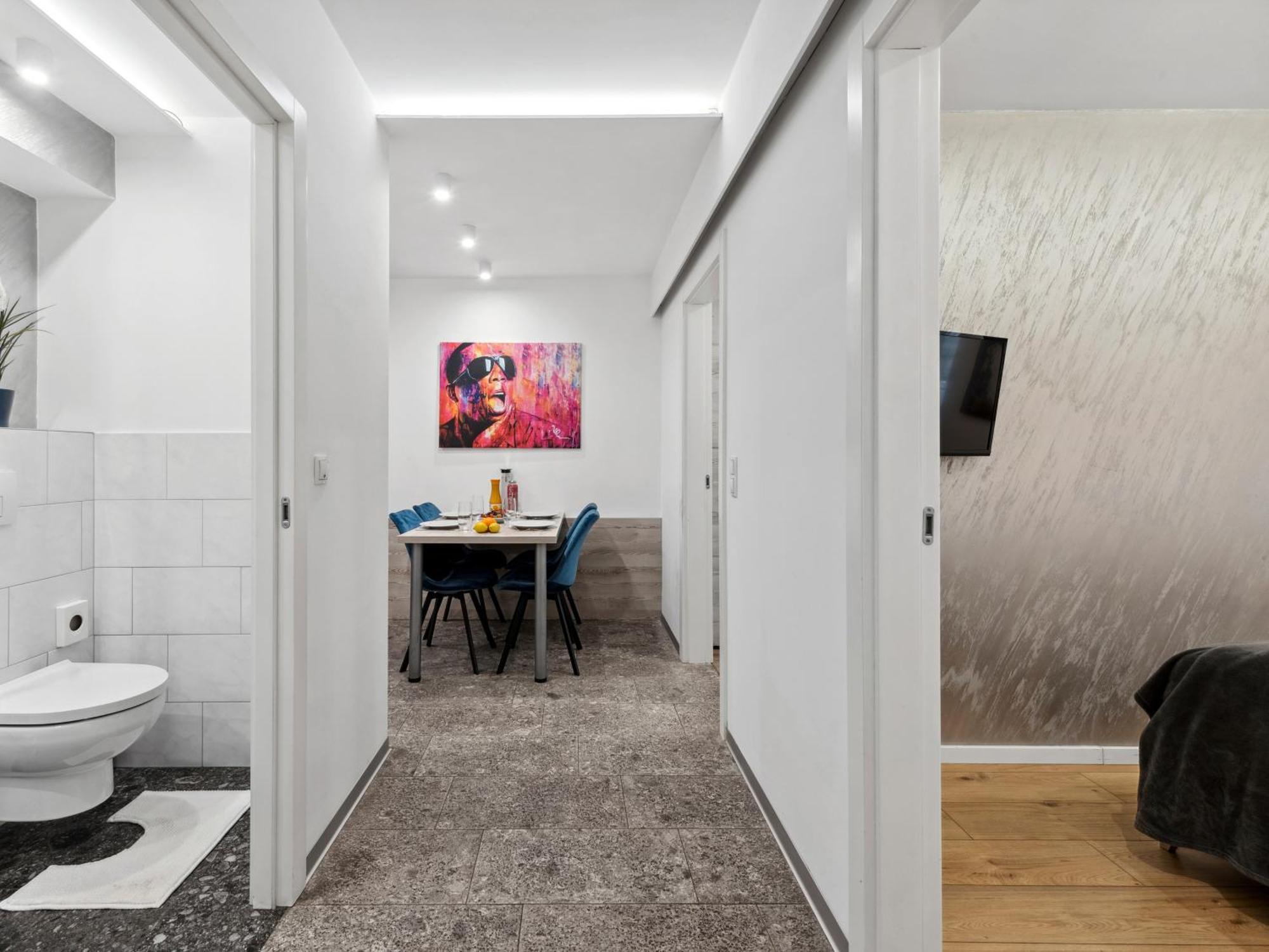 Sky9 District 6 Apartment *