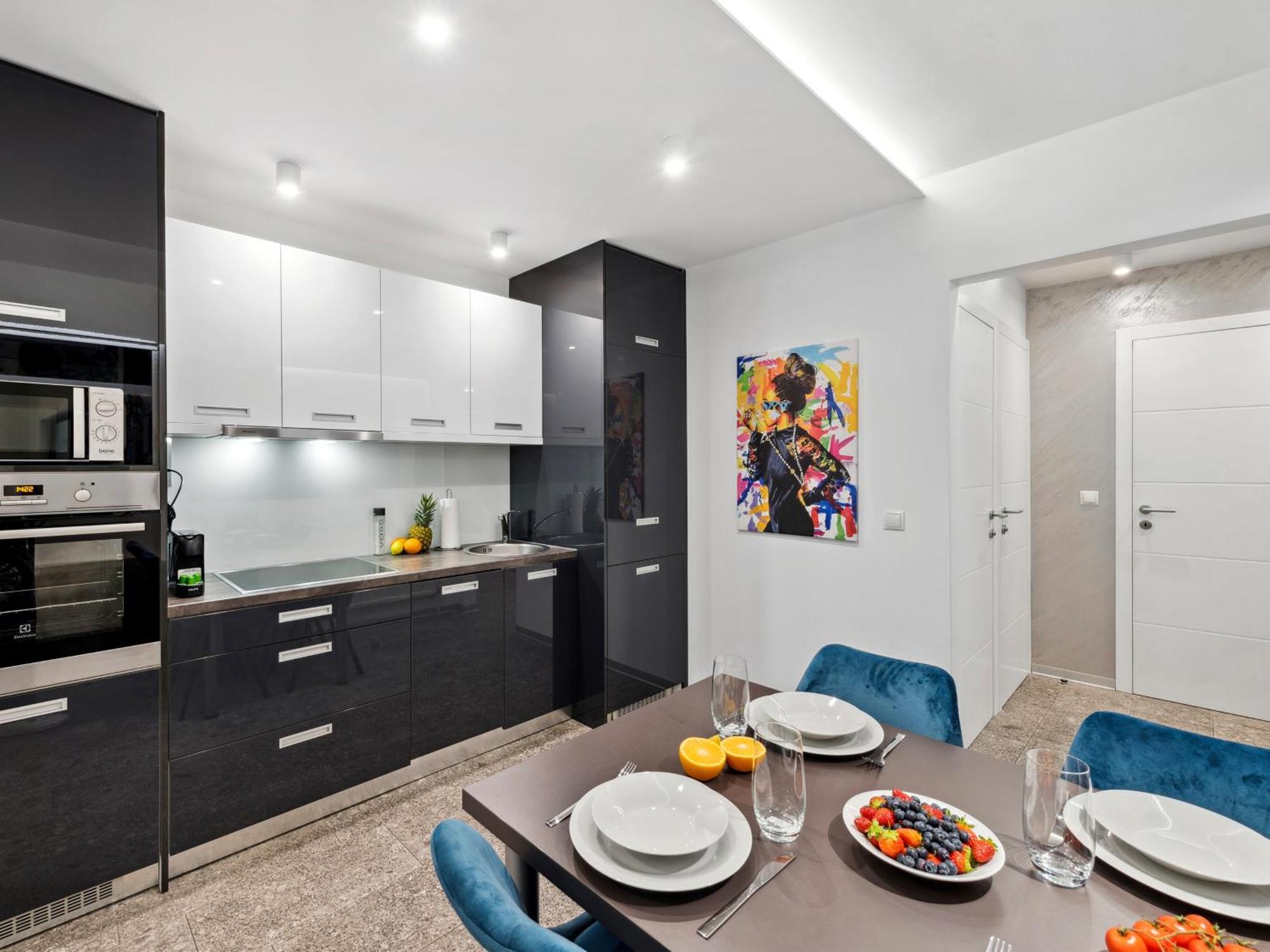 Sky9 District 6 Apartment *