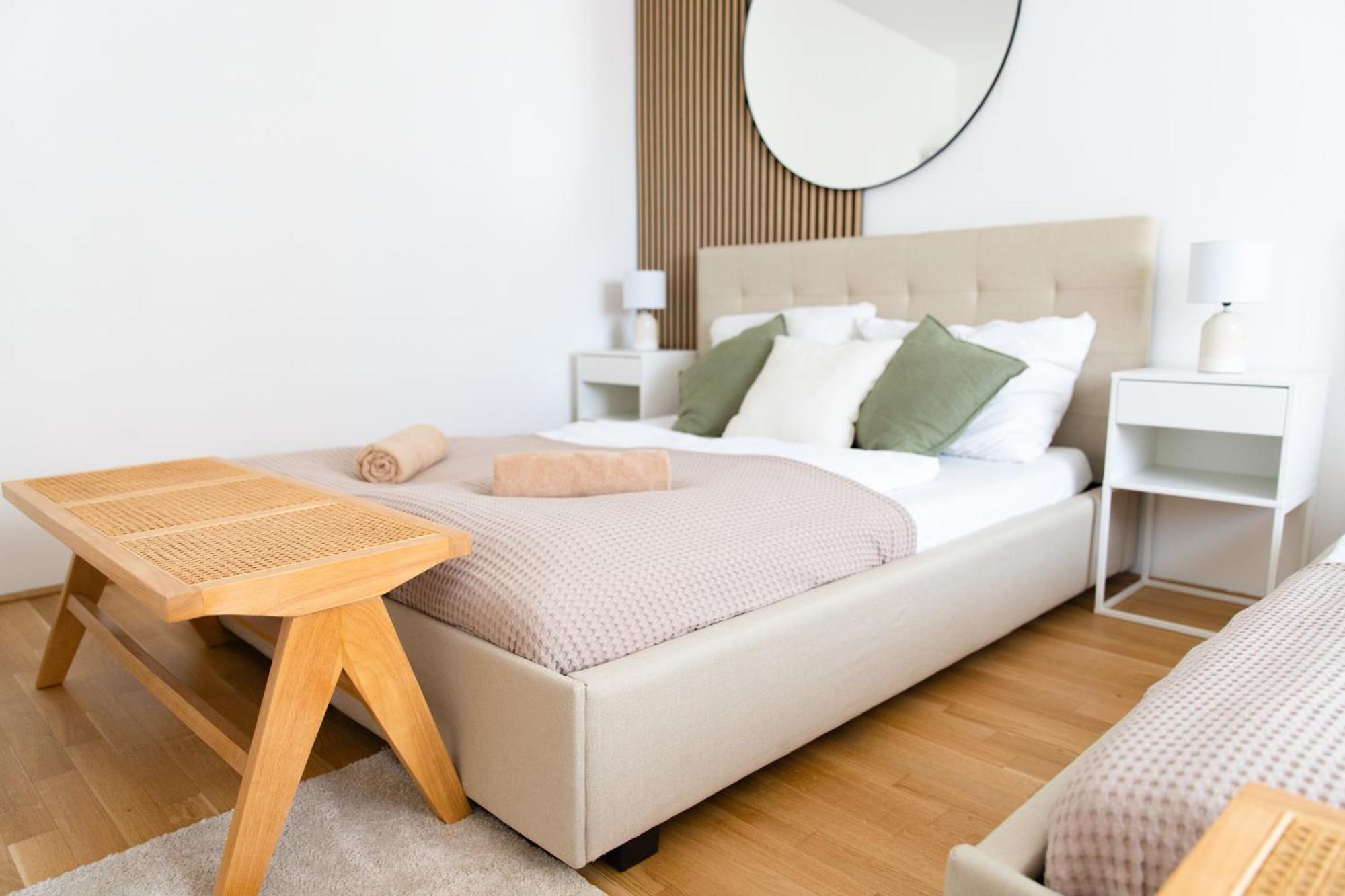 Stylish - 3 Min To U1 Kagraner Platz Apartment