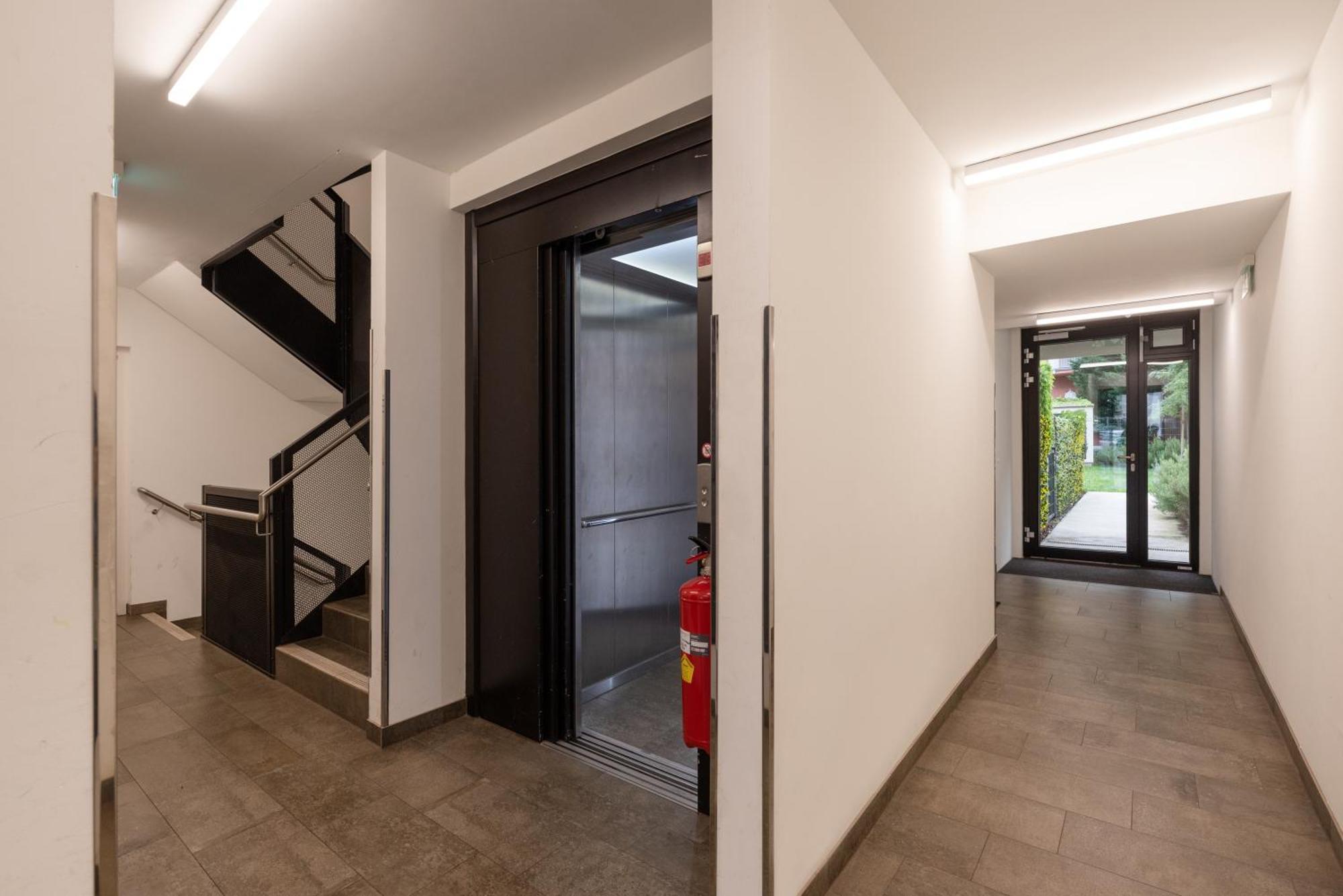 Luxurious Living With Beautiful Terrace Apartment