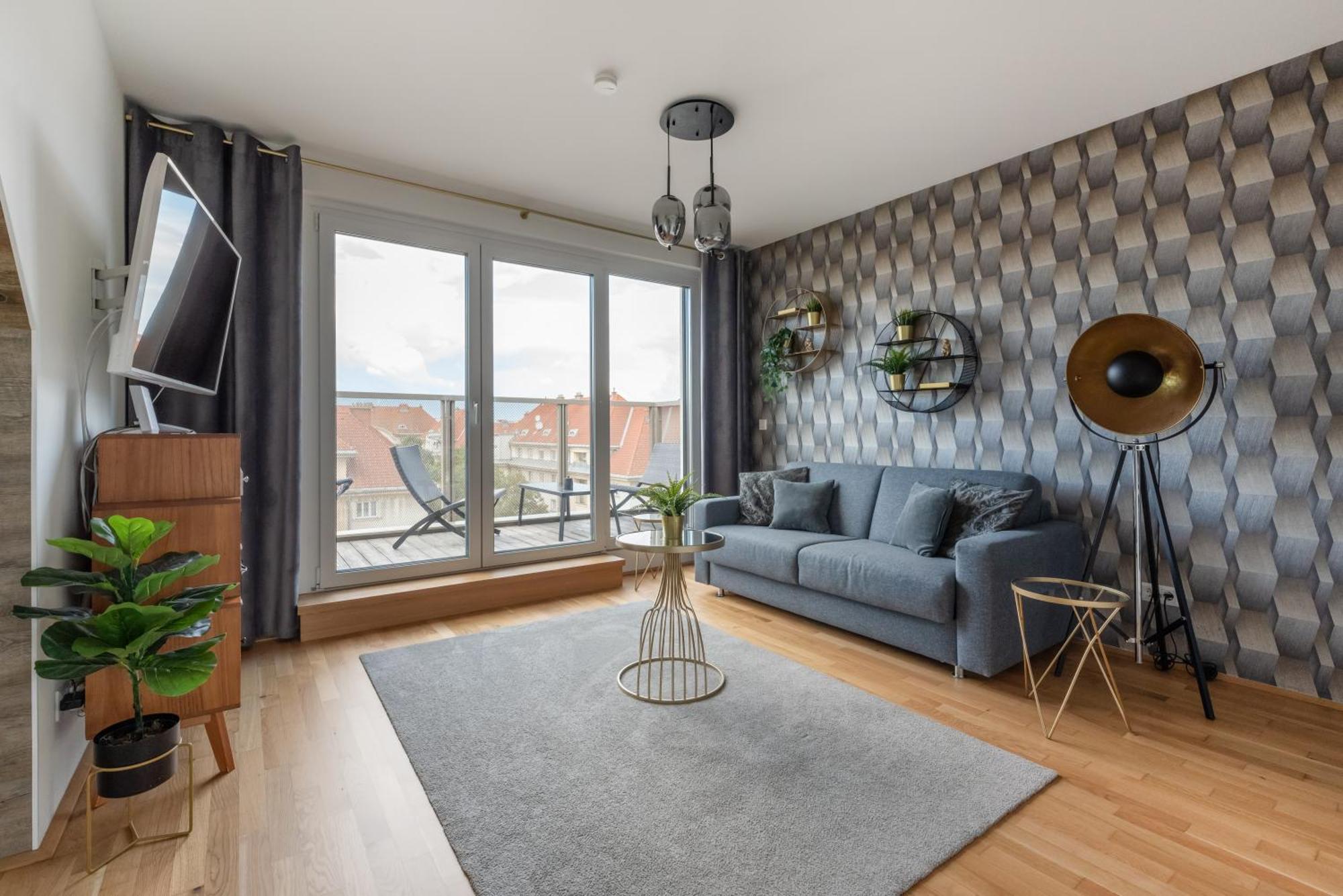 Luxurious Living With Beautiful Terrace Apartment *