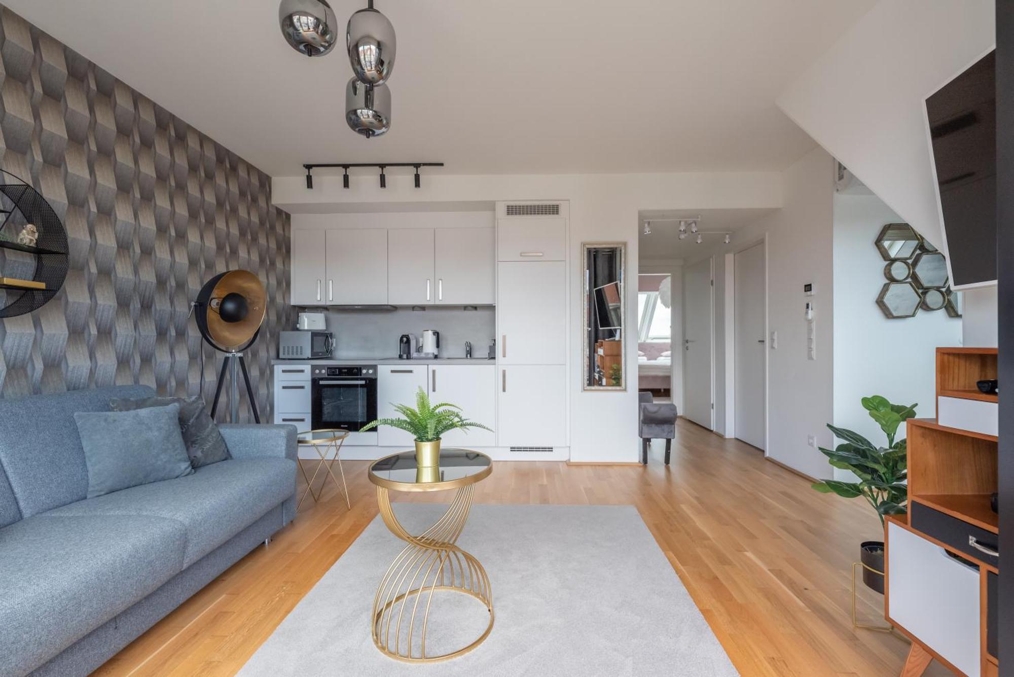 Luxurious Living With Beautiful Terrace Apartment *