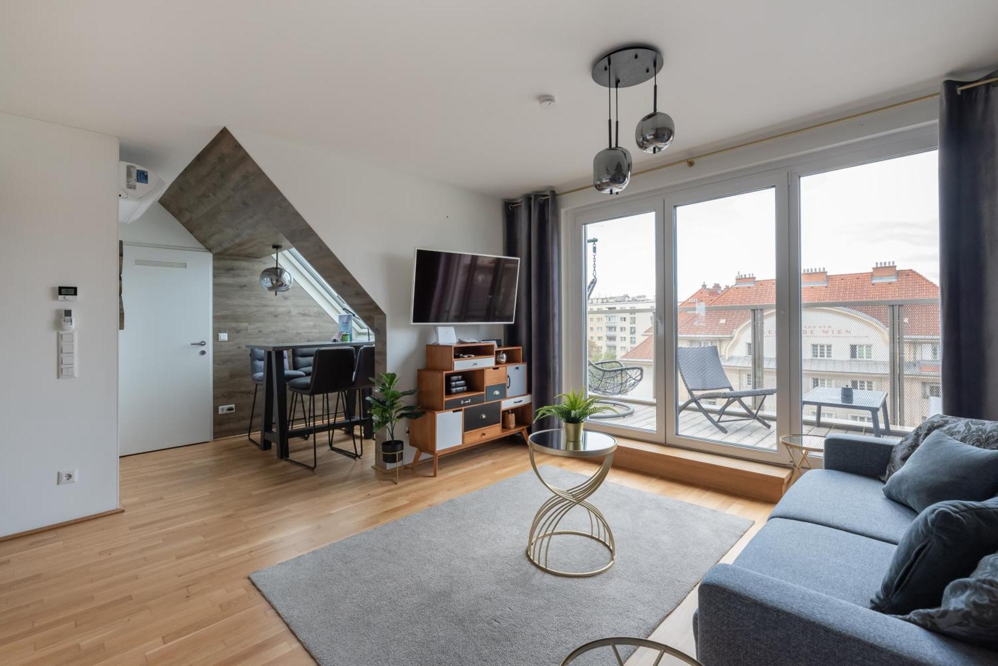 Luxurious Living With Beautiful Terrace