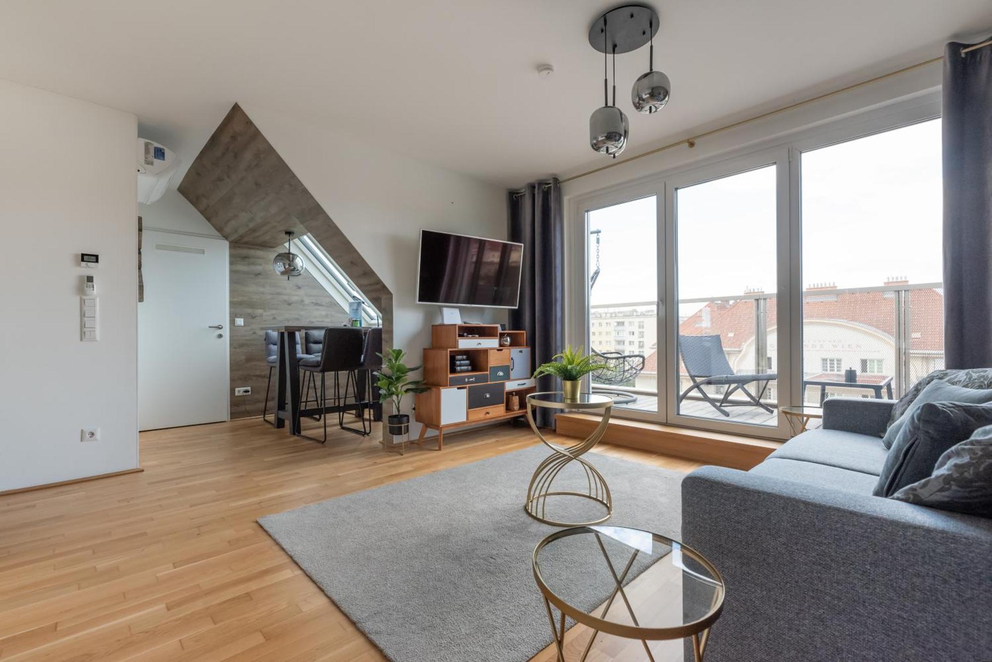 Luxurious Living With Beautiful Terrace Apartment *