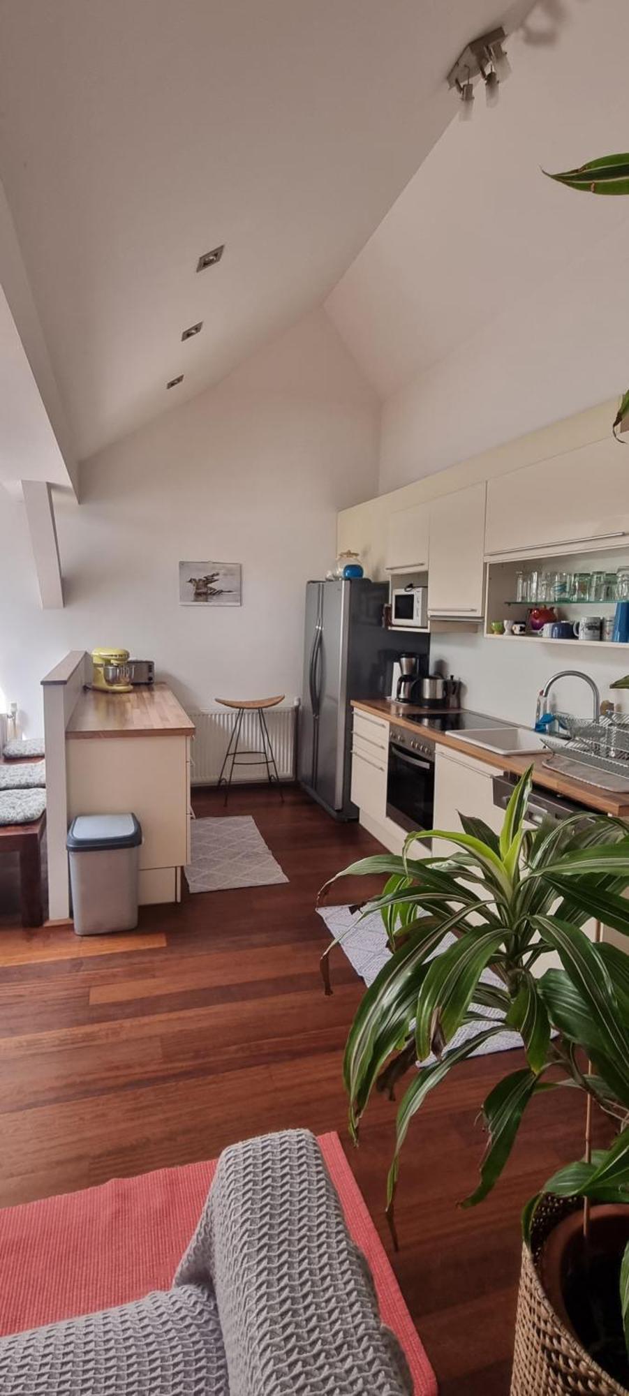 Apartamento Quiet, Spacious And Family-friendly Top-floor Apartment, 100m2, 2 Bedrooms, Garden View *