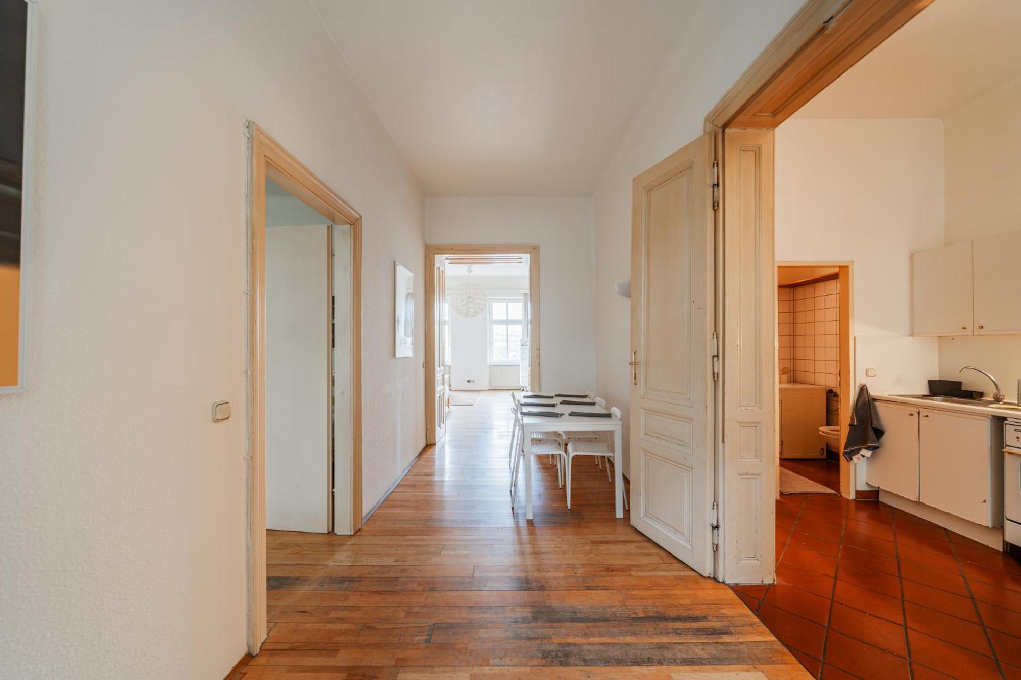 Stylisch In Vienna's 18th District