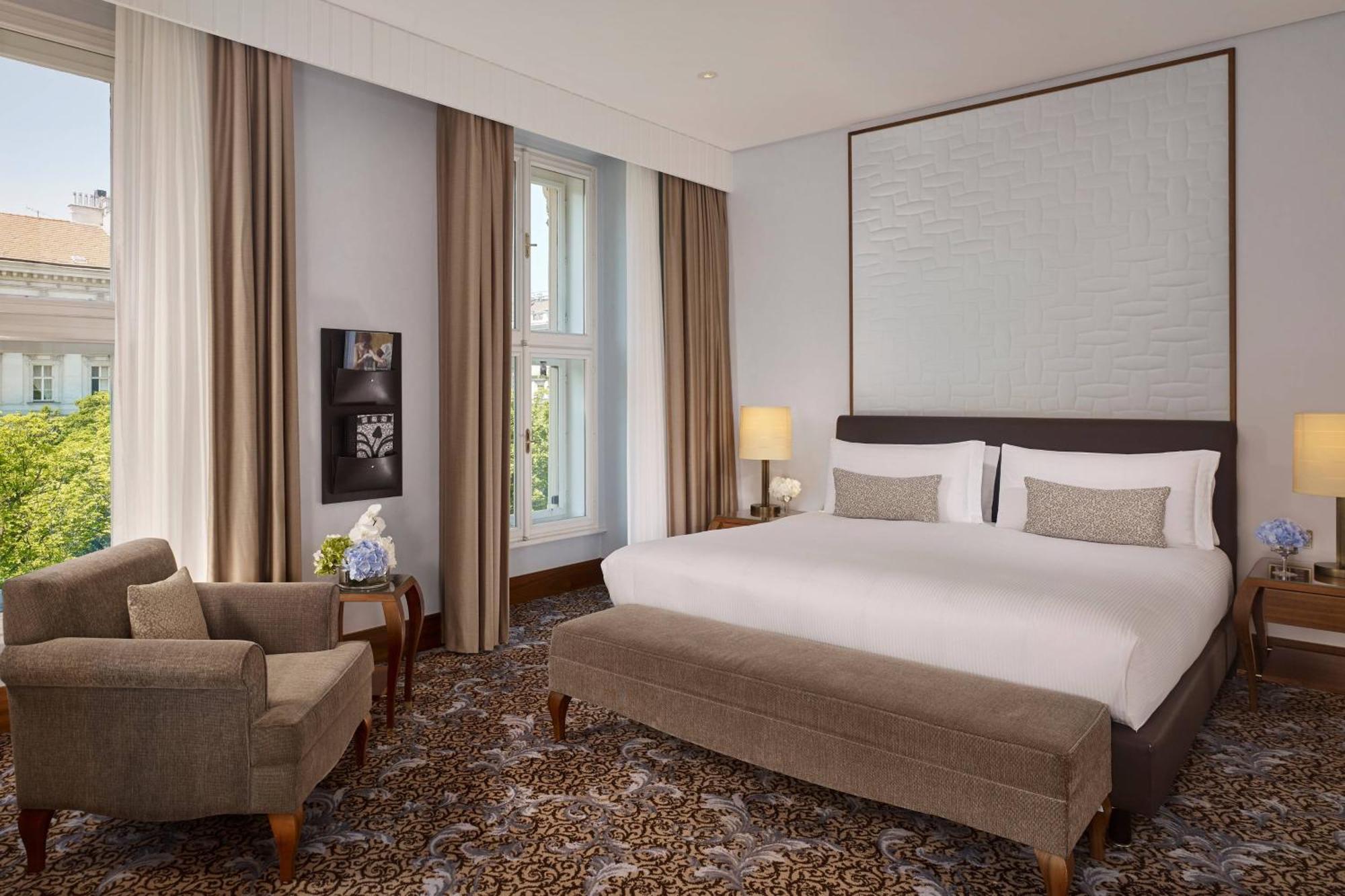 The Ritz-carlton, Hotel