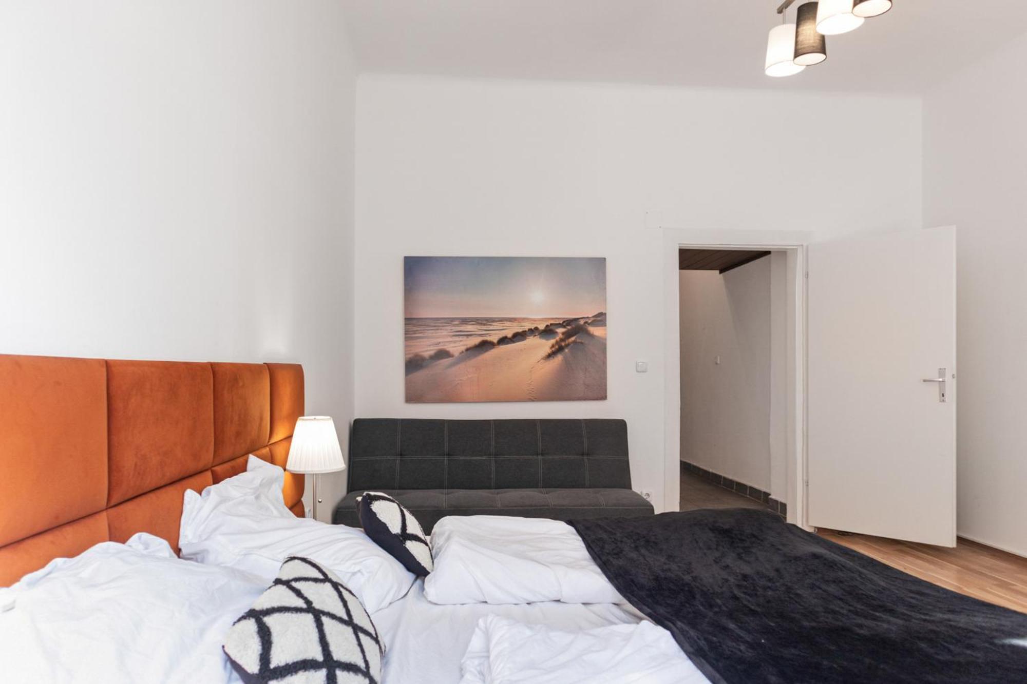 Welcoming Budget 1br Apt. With Best Location Apartment