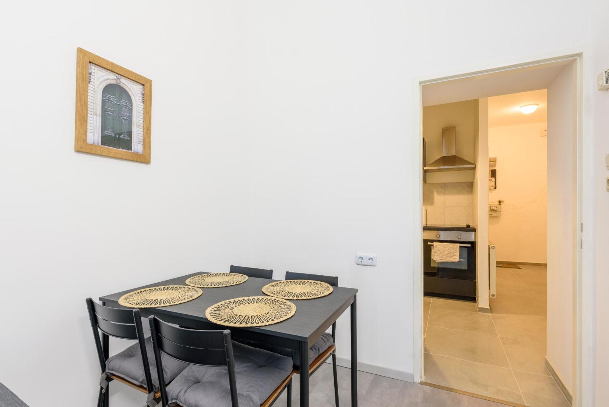 Meidling Apartment