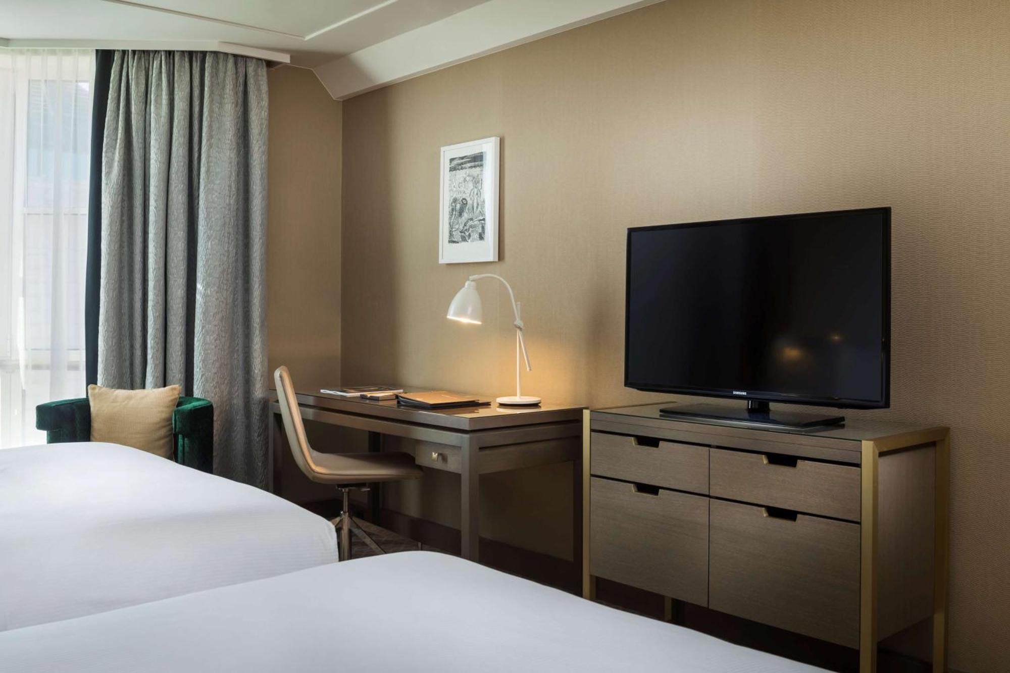Hilton Plaza 4* Viena