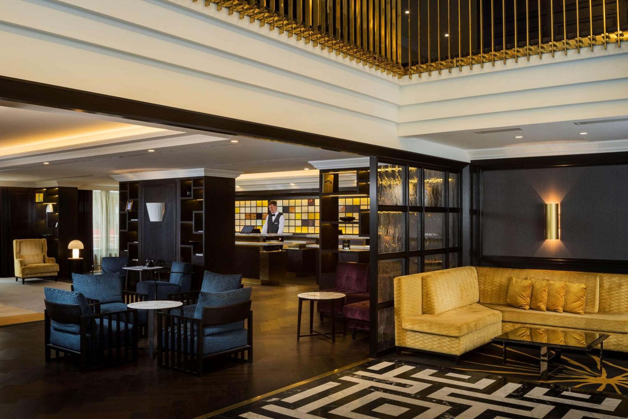 Hilton Plaza 4*
