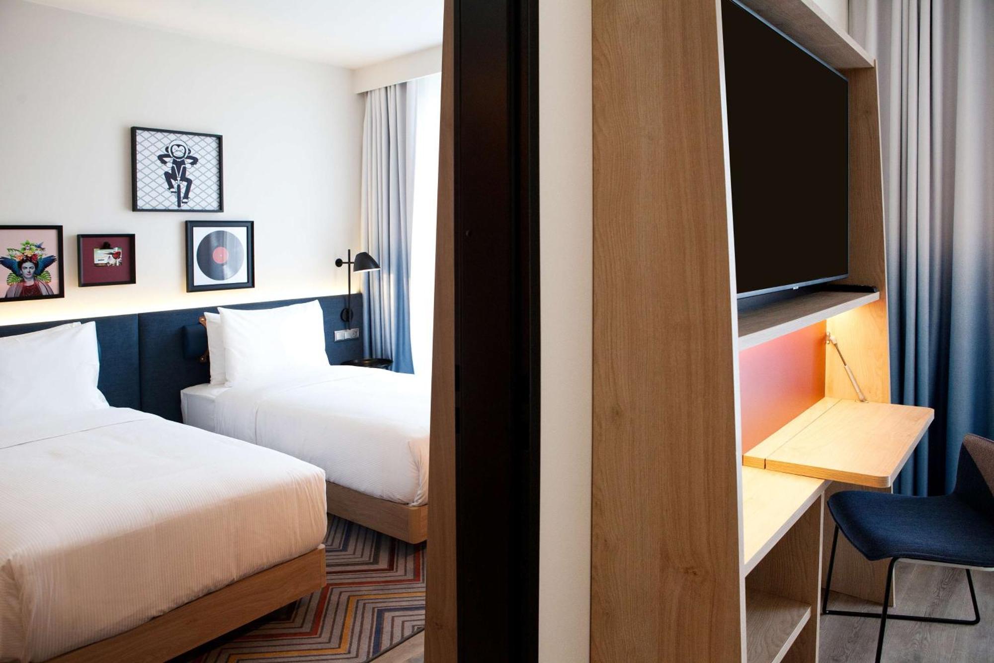 Hotel Hampton By Hilton Messe 3*