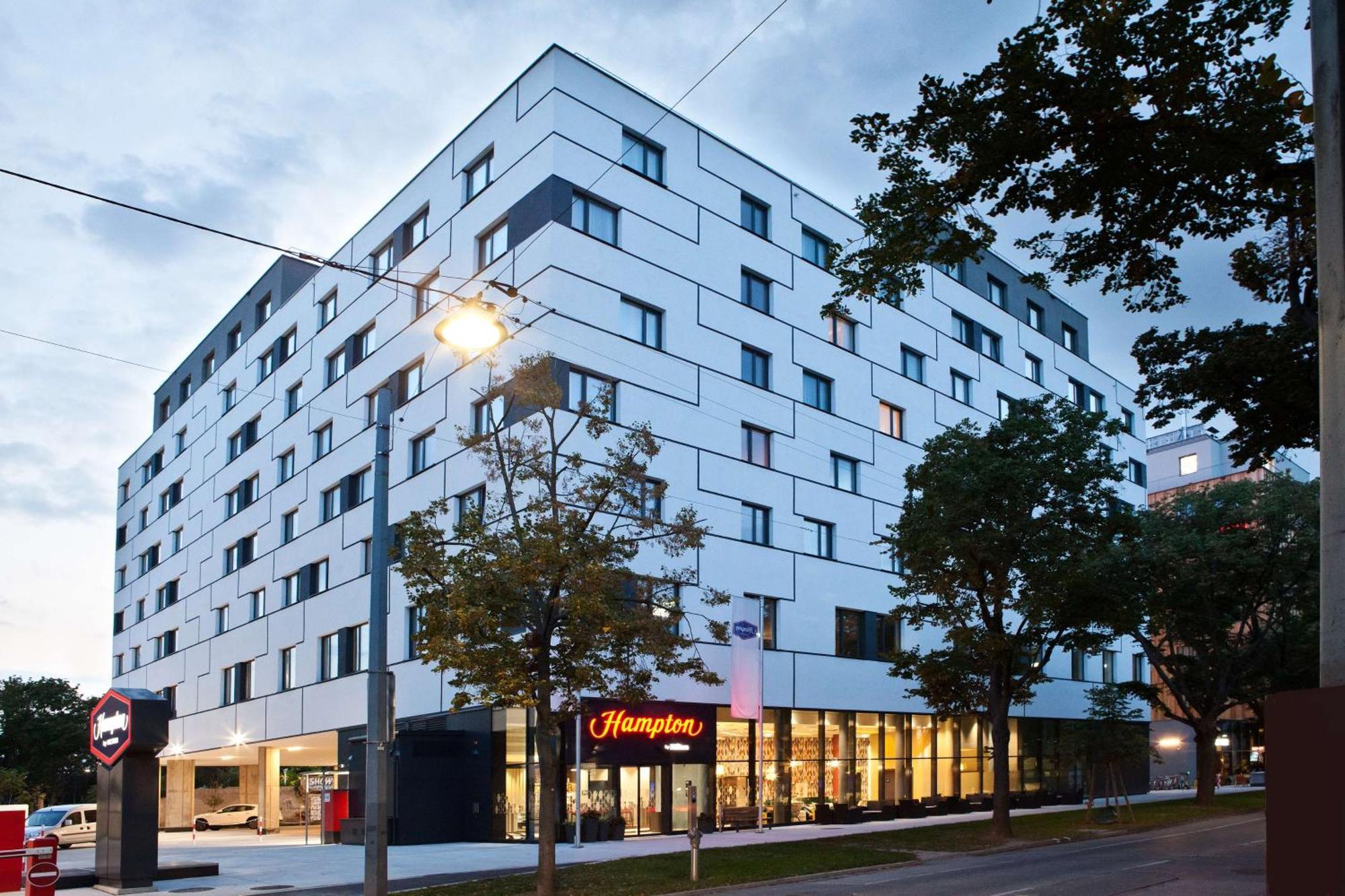 Hotel Hampton By Hilton Messe