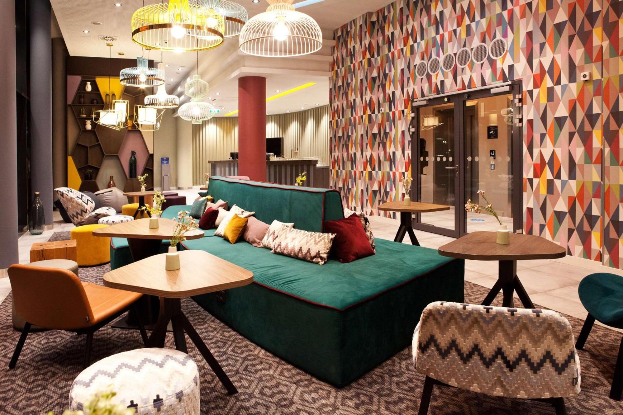 Hampton By Hilton Messe 3*