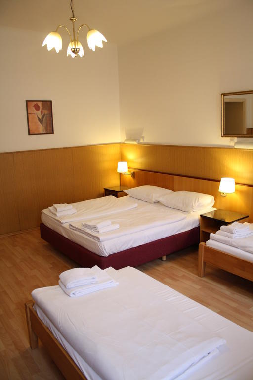 Bed & Breakfast Cyrus 2*