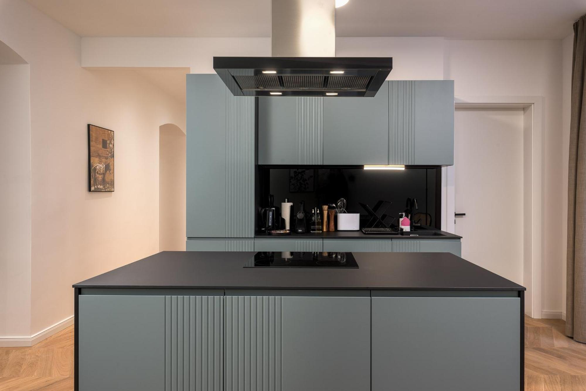 Limehome Karajangasse * Viena