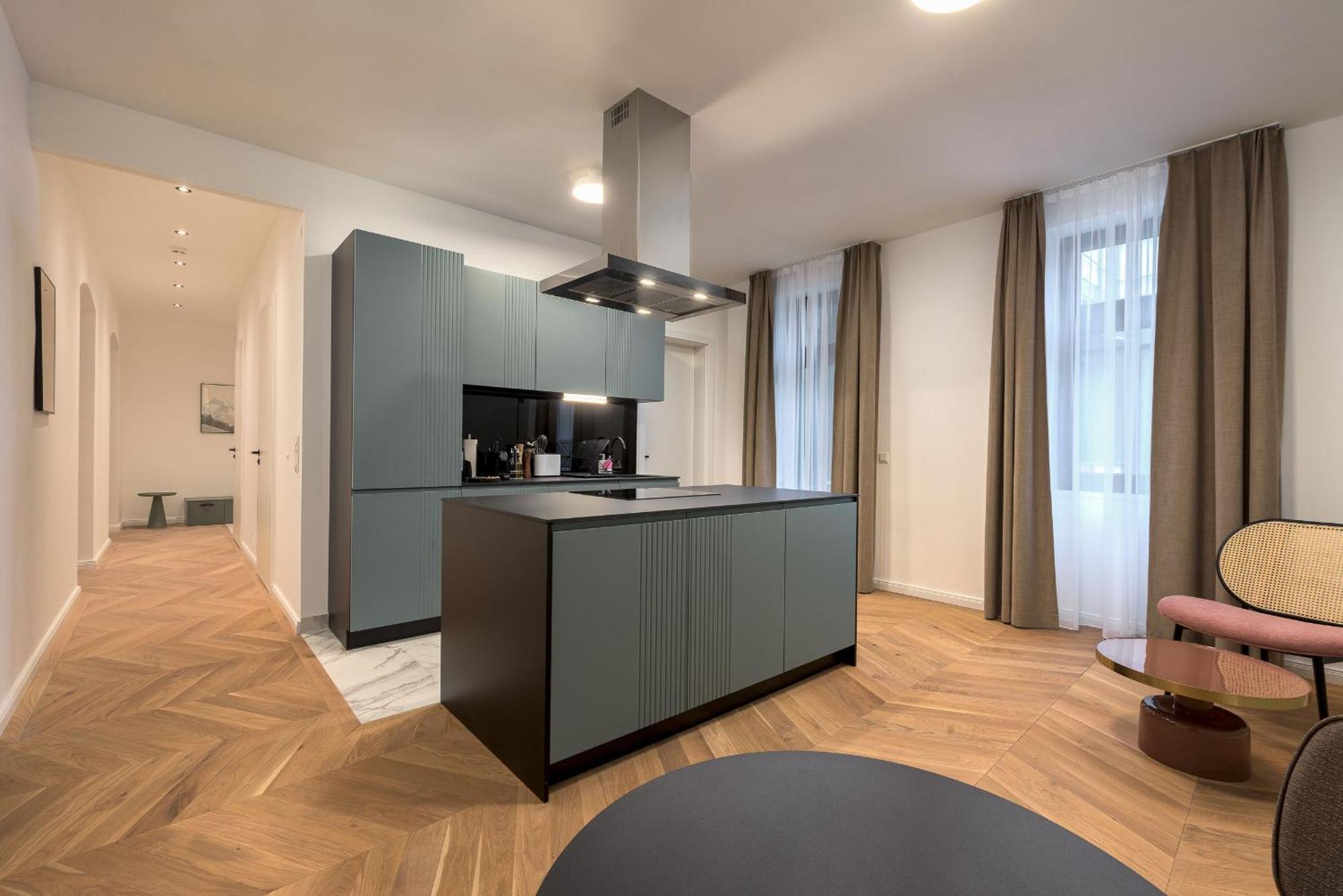 Limehome Karajangasse Apartamento *