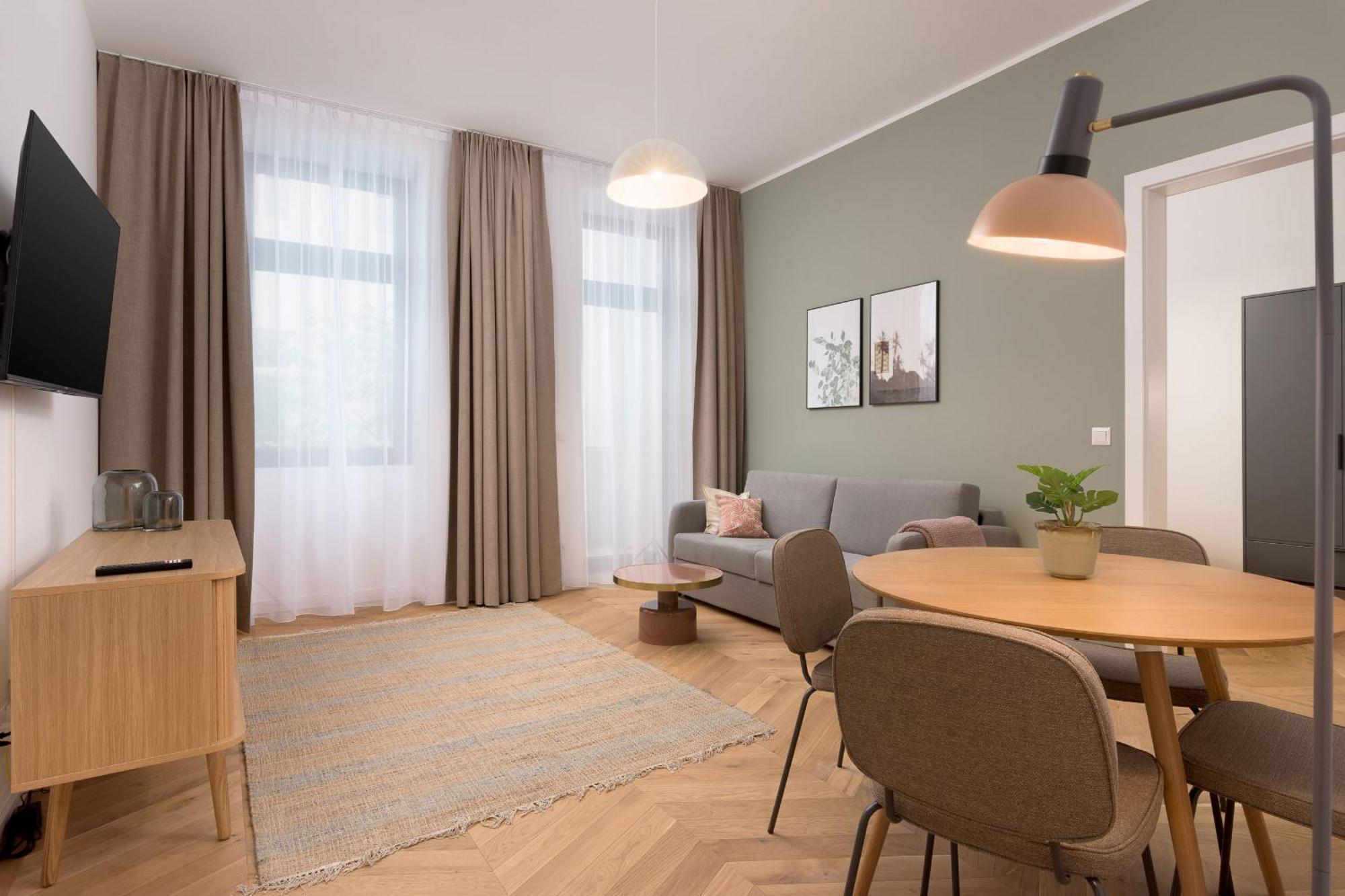 Limehome Karajangasse
