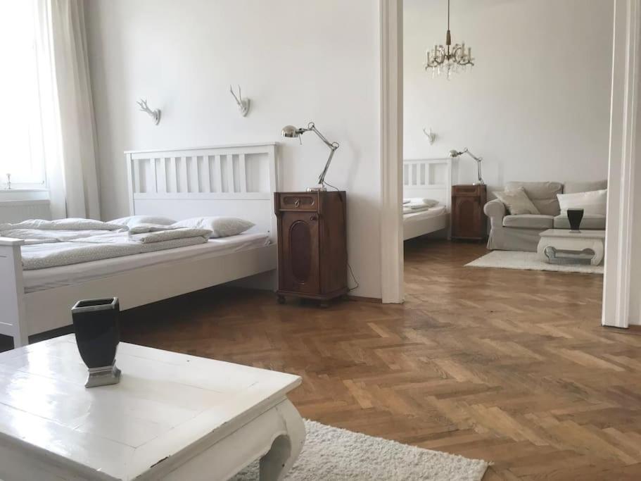 Wiener Altbauwohnung Apartment *