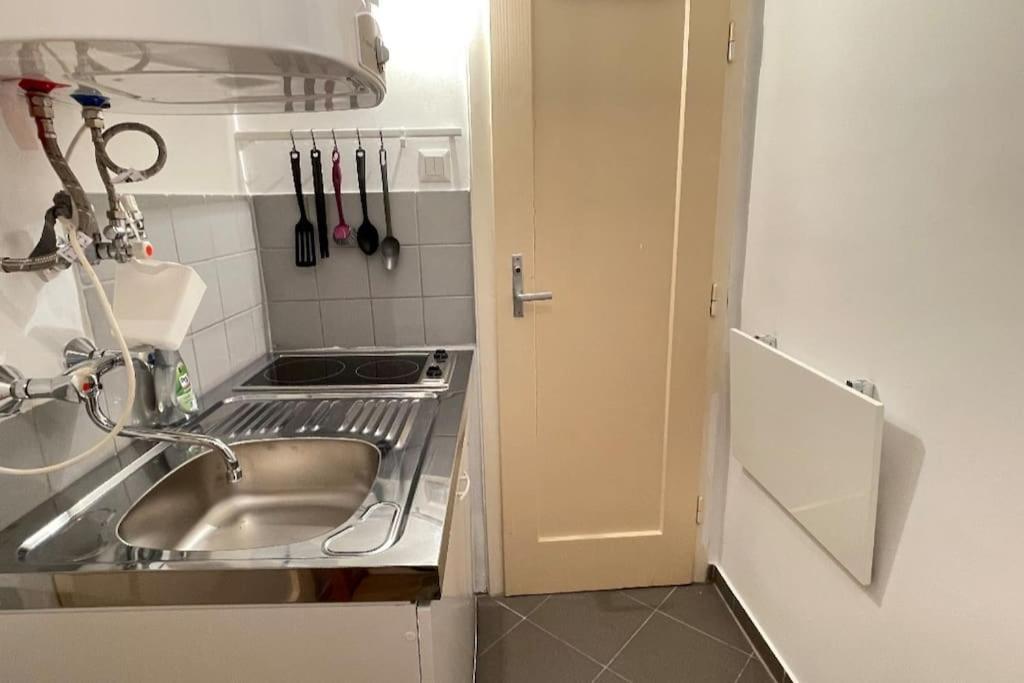 Mariahilfer Street Apartment