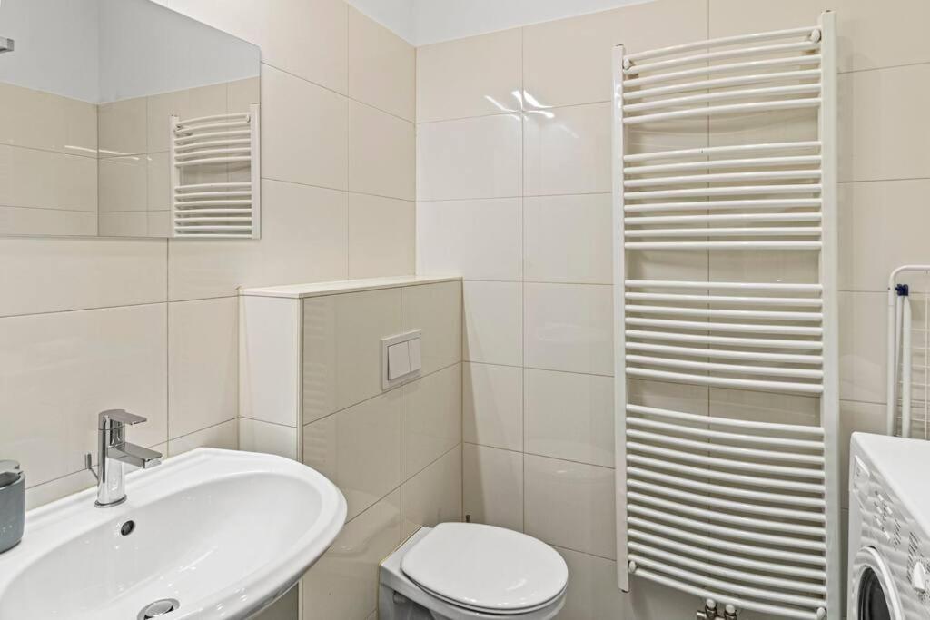 Modern Near Center 1br Apartamento *