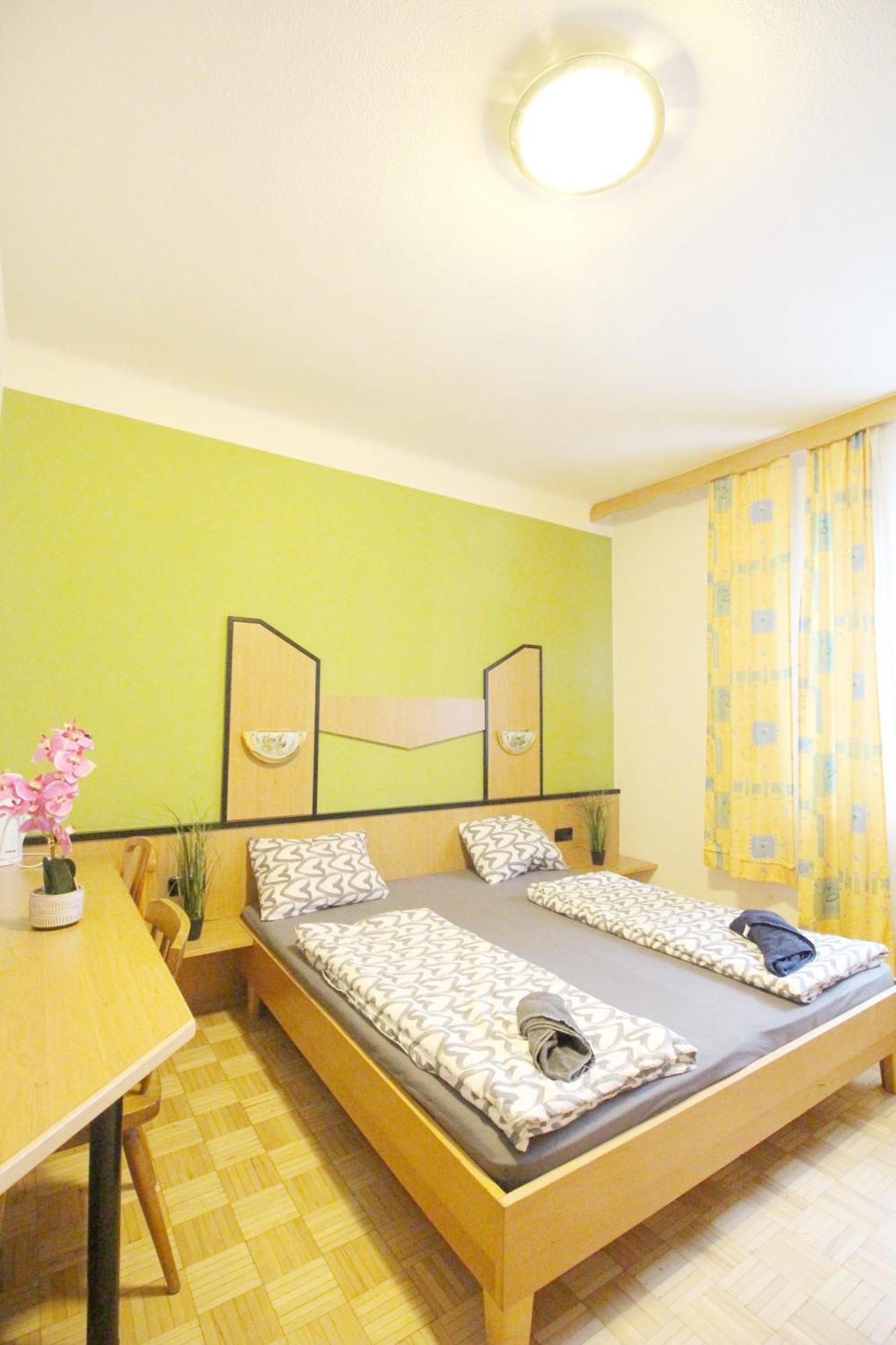 Aparthotel Triple In Hutteldorfer Strasse Area