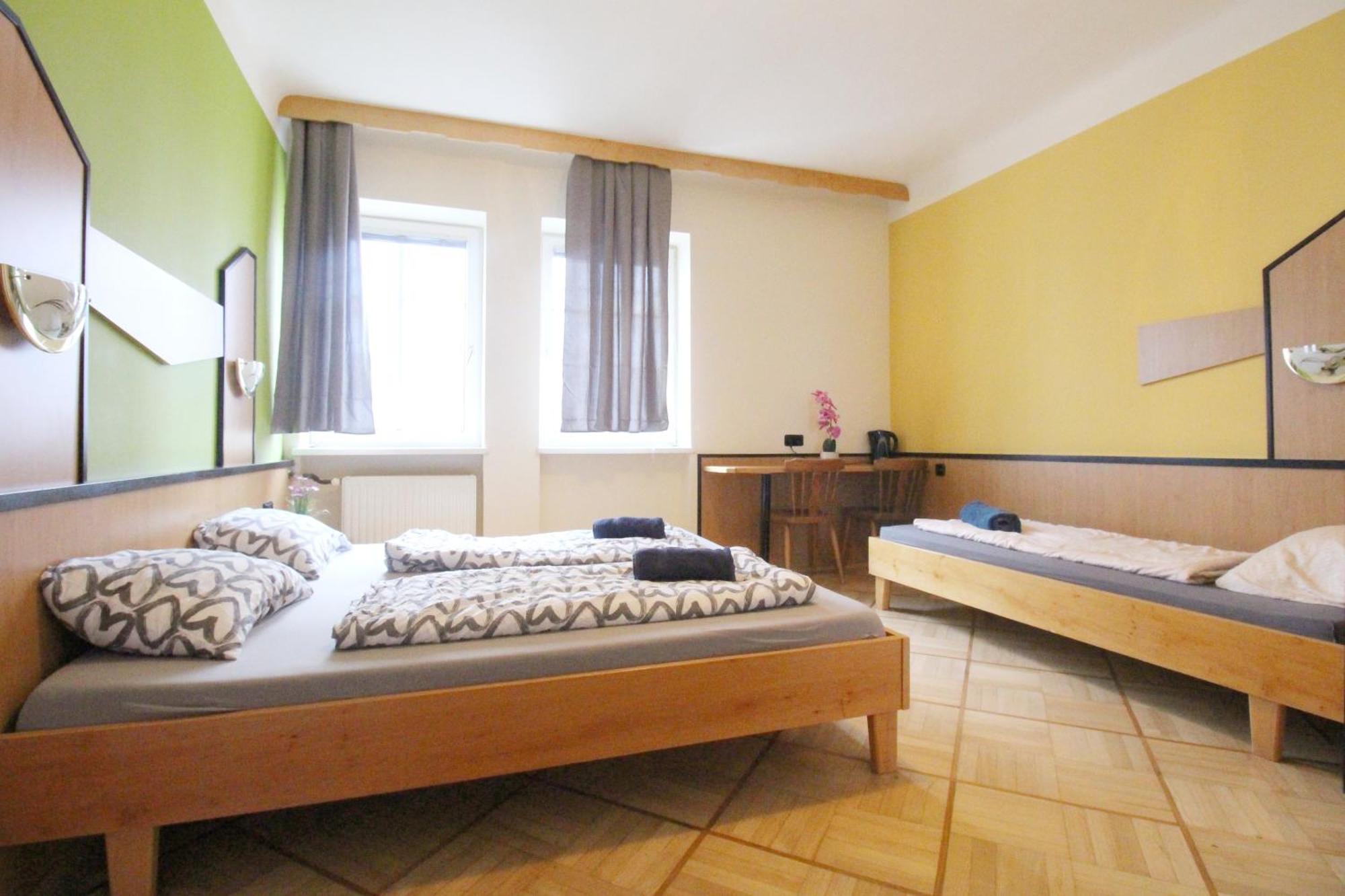 Aparthotel Triple In Hutteldorfer Strasse Area *