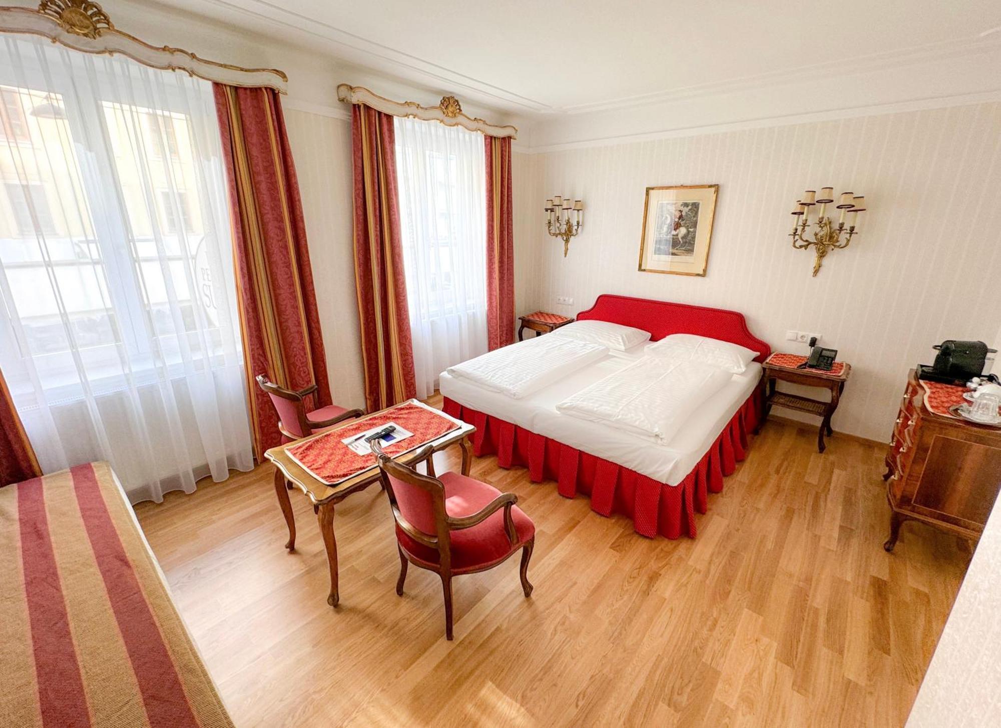Suzanne Guest house 3*