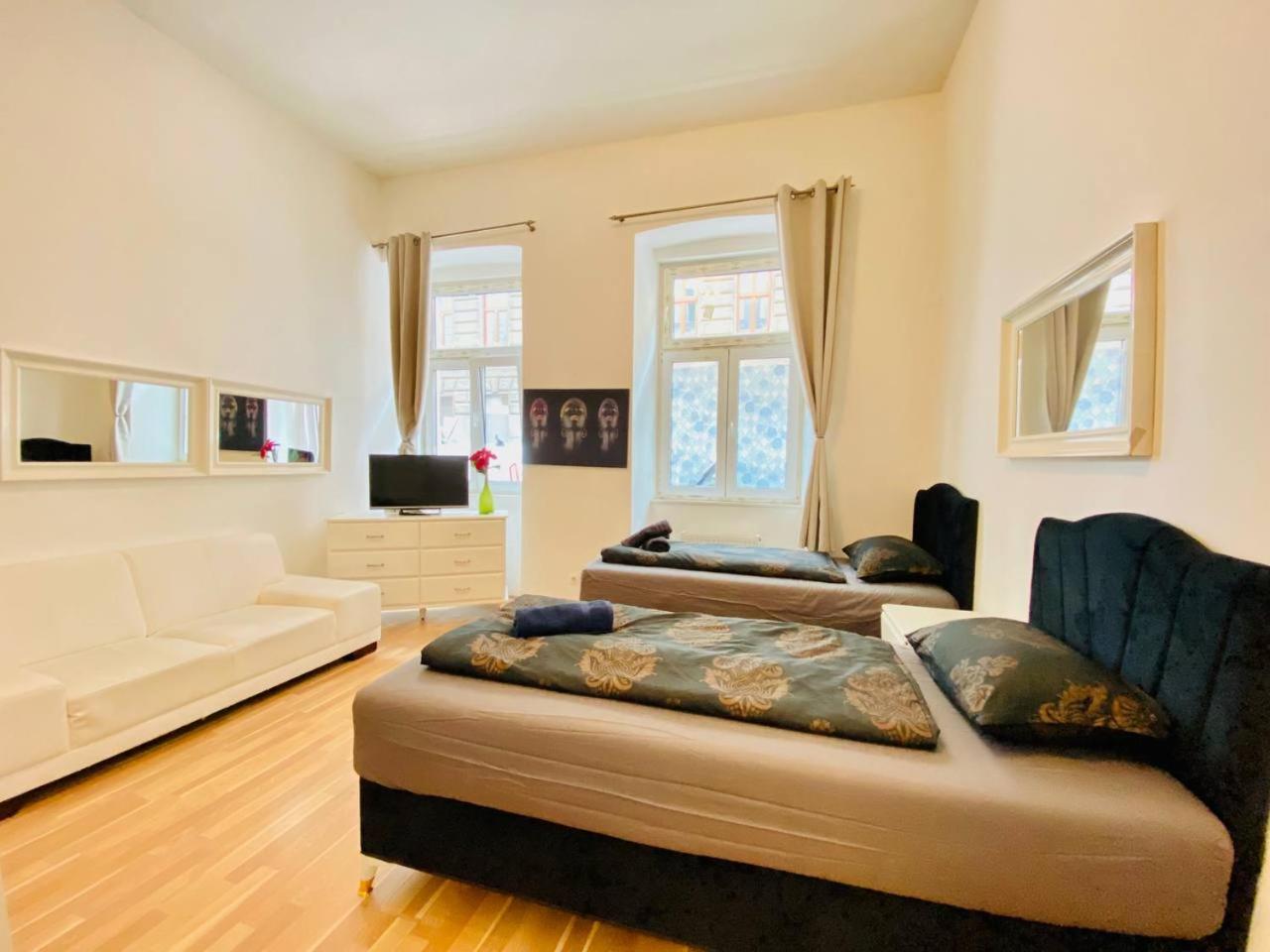 Cozy Studio Lg