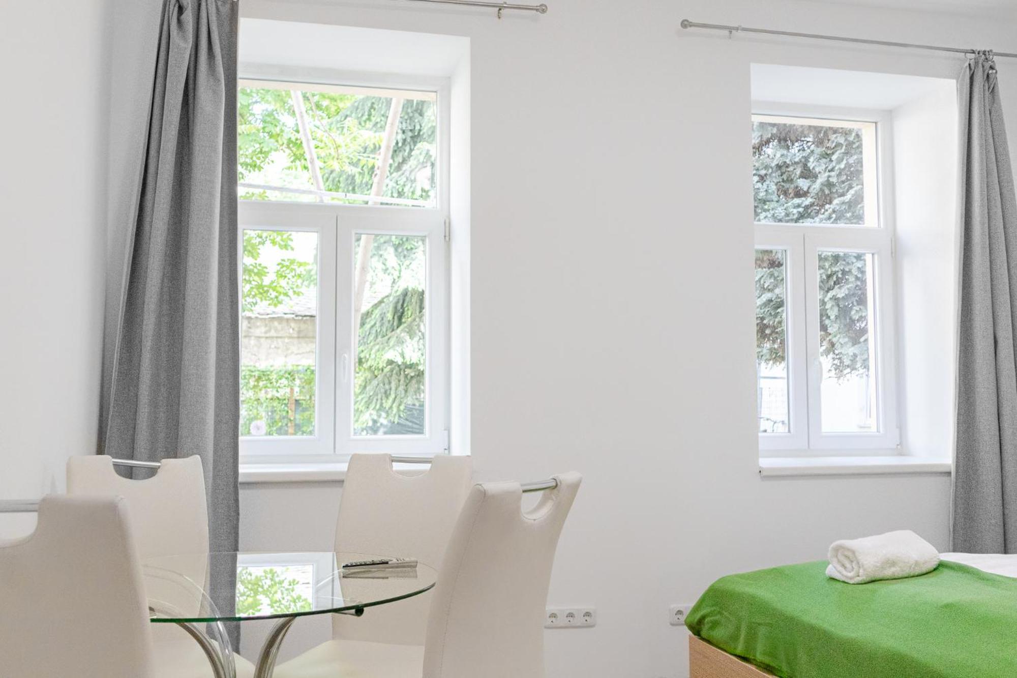 Lovely 2br Shared Apartment, Enkplatz U3, 15min To Center