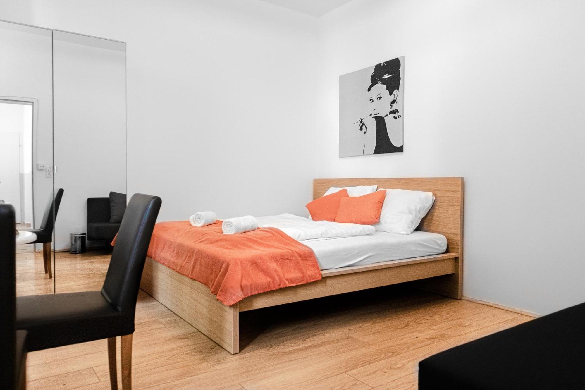 Lovely 2br Shared Apartment, Enkplatz U3, 15min To Center * Vienna