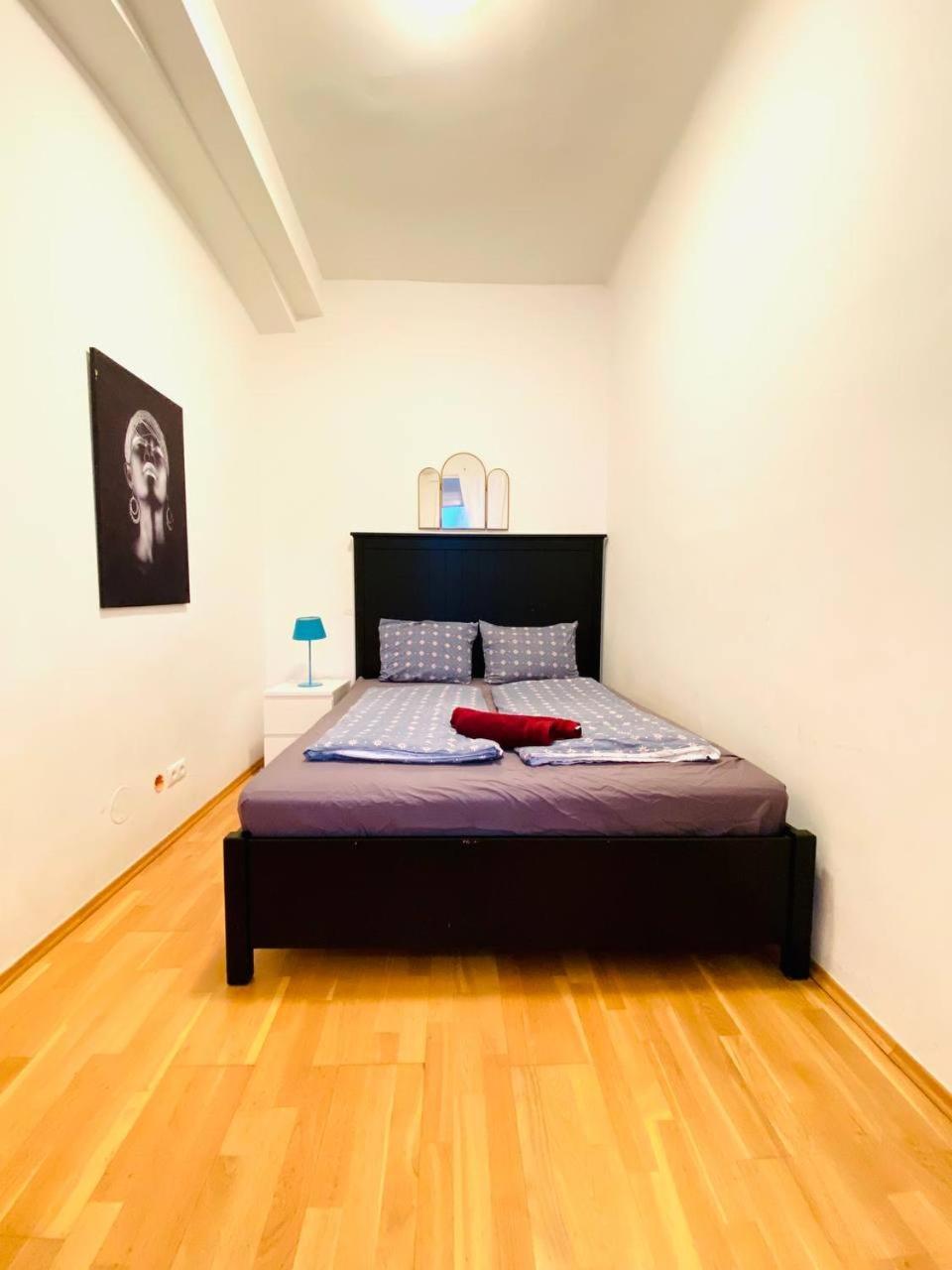 Family Th8 8 * Vienna
