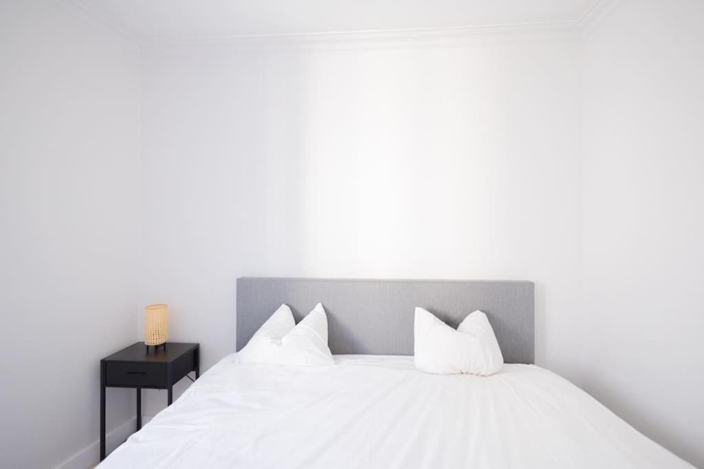 Stylish Two Bedrooms Next Belvedere Apartment