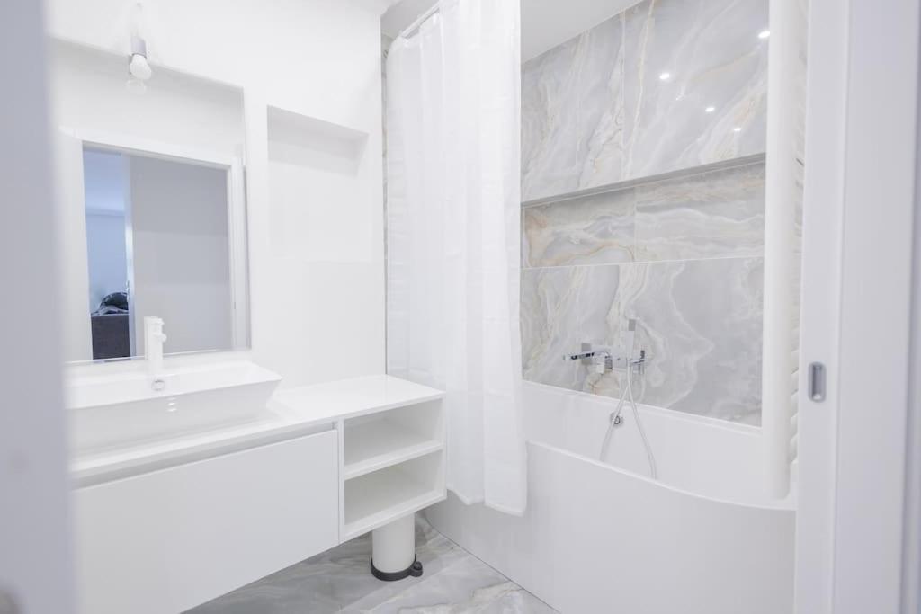 Stylish Two Bedrooms Next Belvedere Apartment Vienna