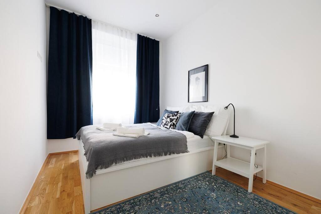 Modern Near Center - 2br, Netflix Apartment