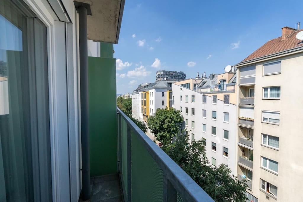 Stylish 1br Escape, Quick By Hm Apartment *