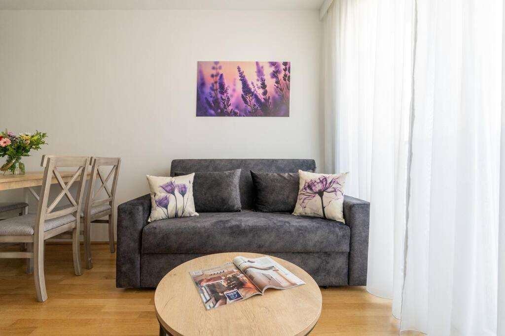Stylish 1br Escape, Quick By Hm Apartment