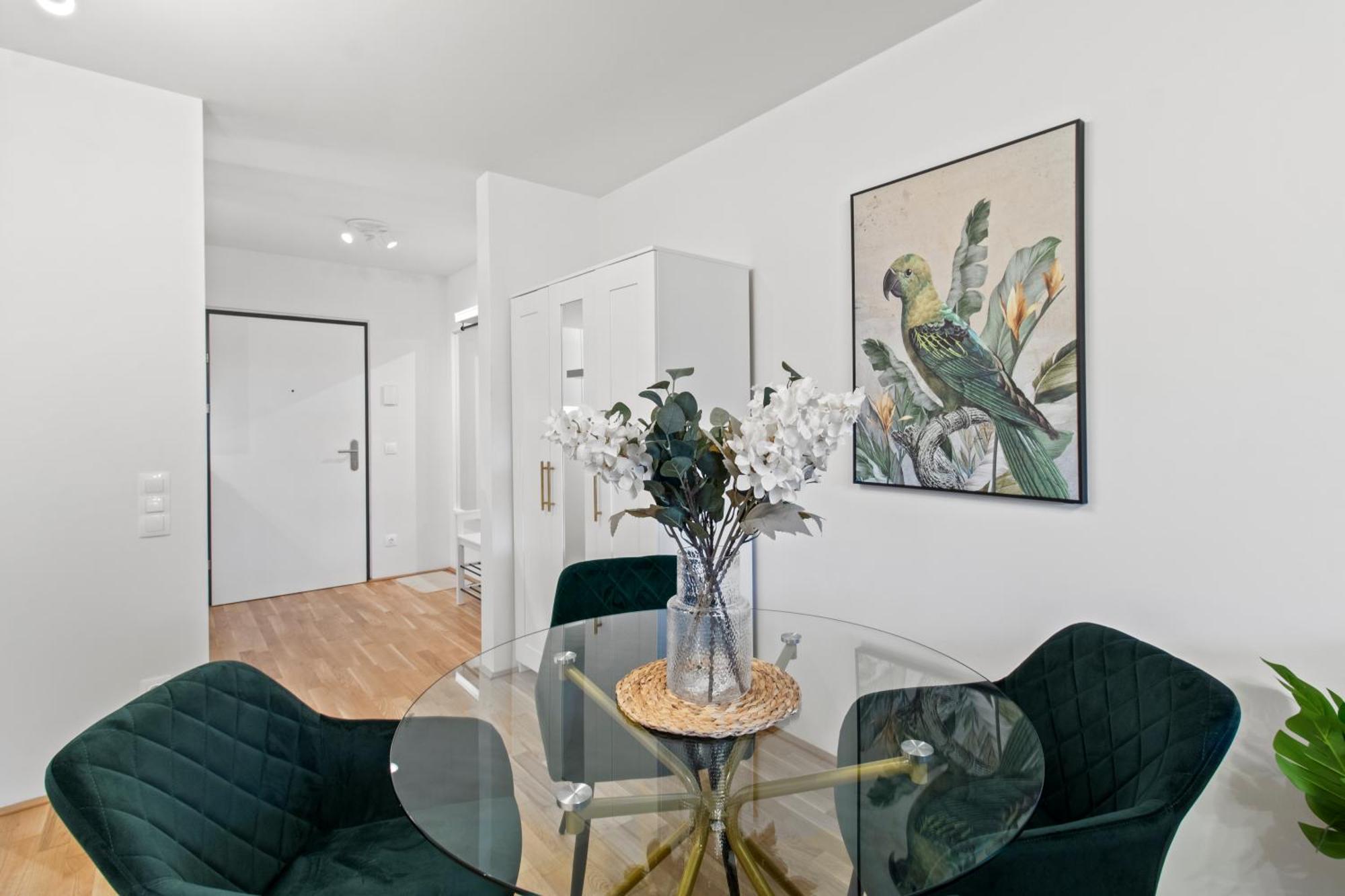 Balcony I 50 M² I Near Center Vienna
