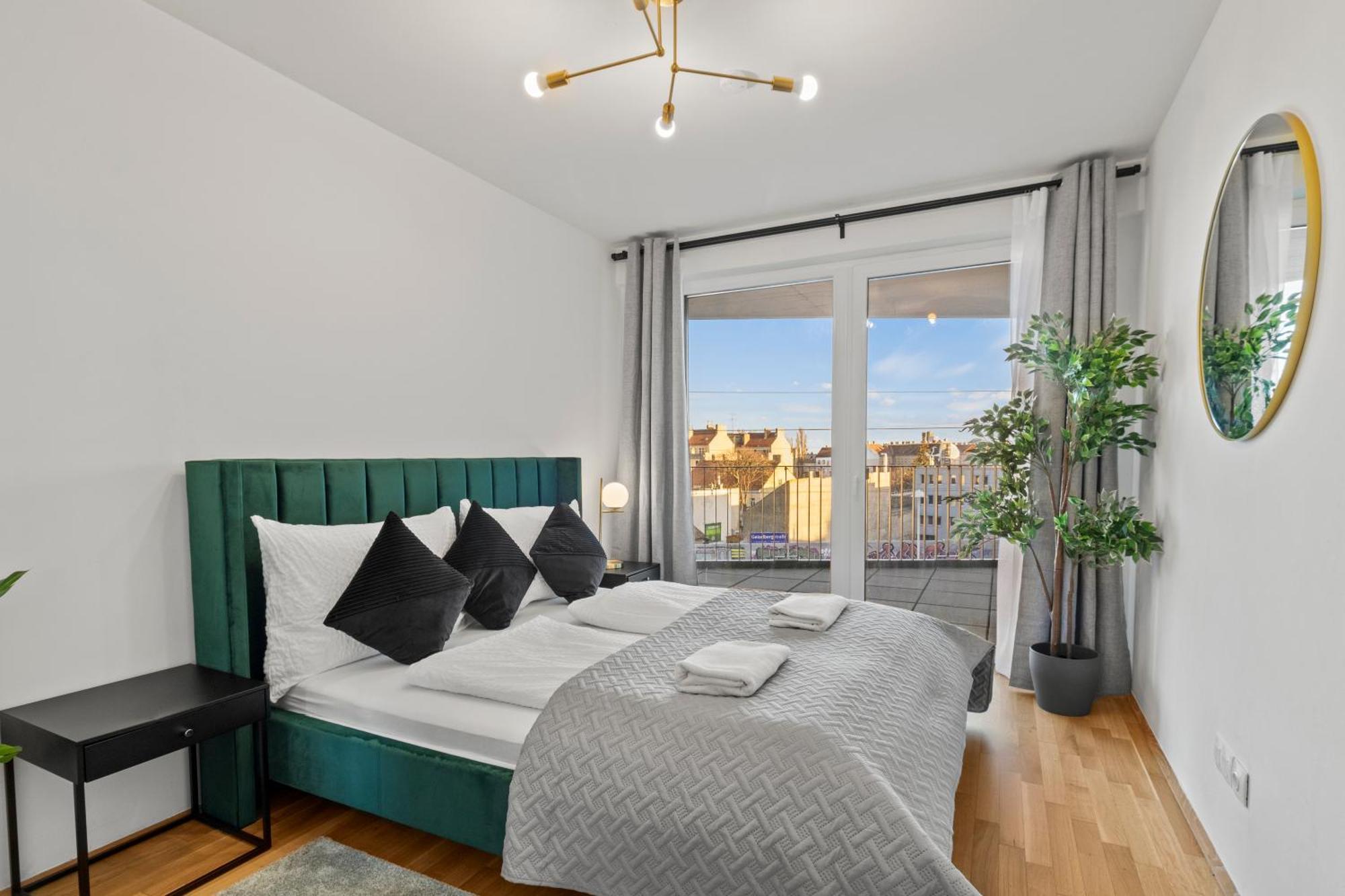 Balcony I 50 M² I Near Center *