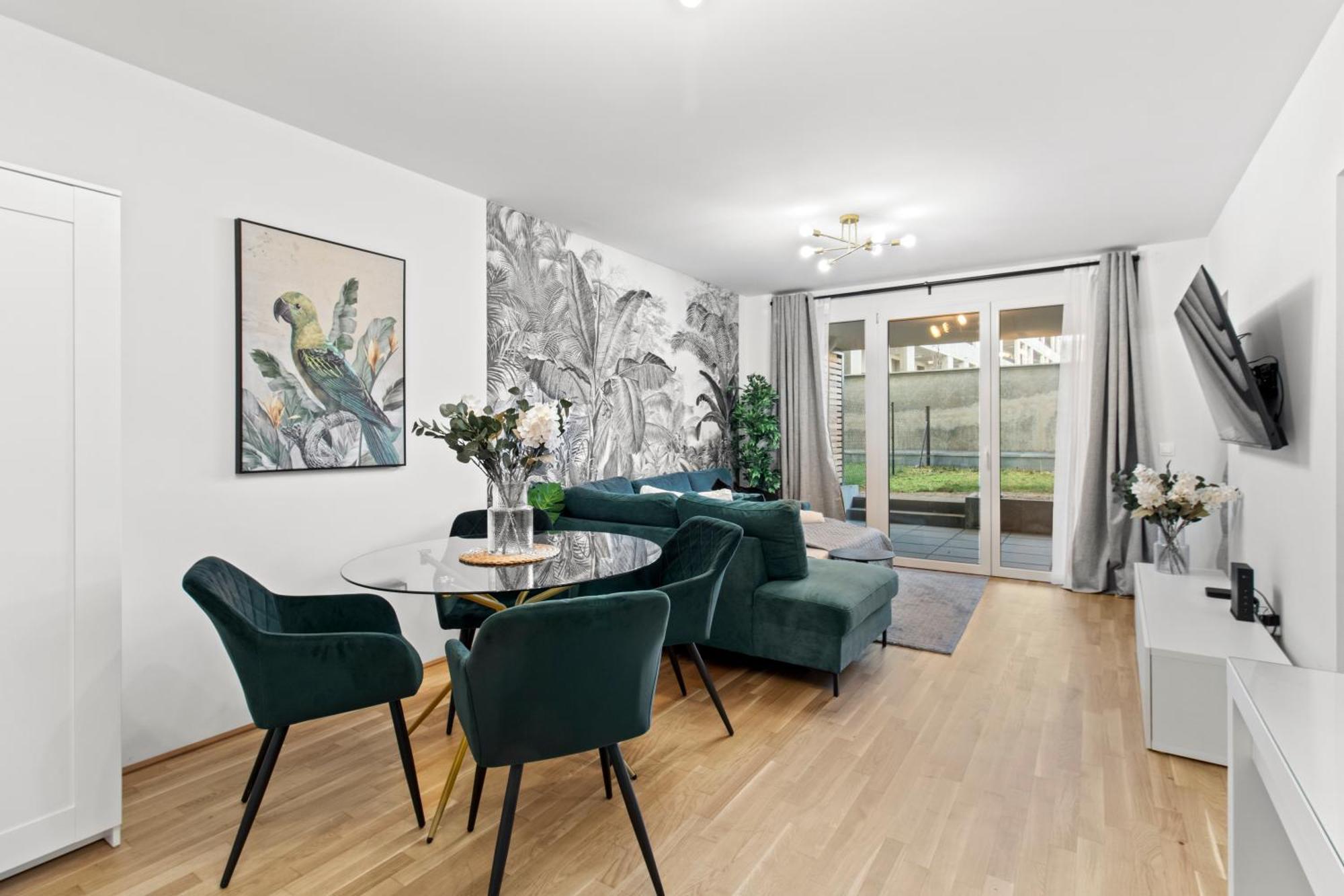 Balcony I 50 M² I Near Center Apartment Vienna