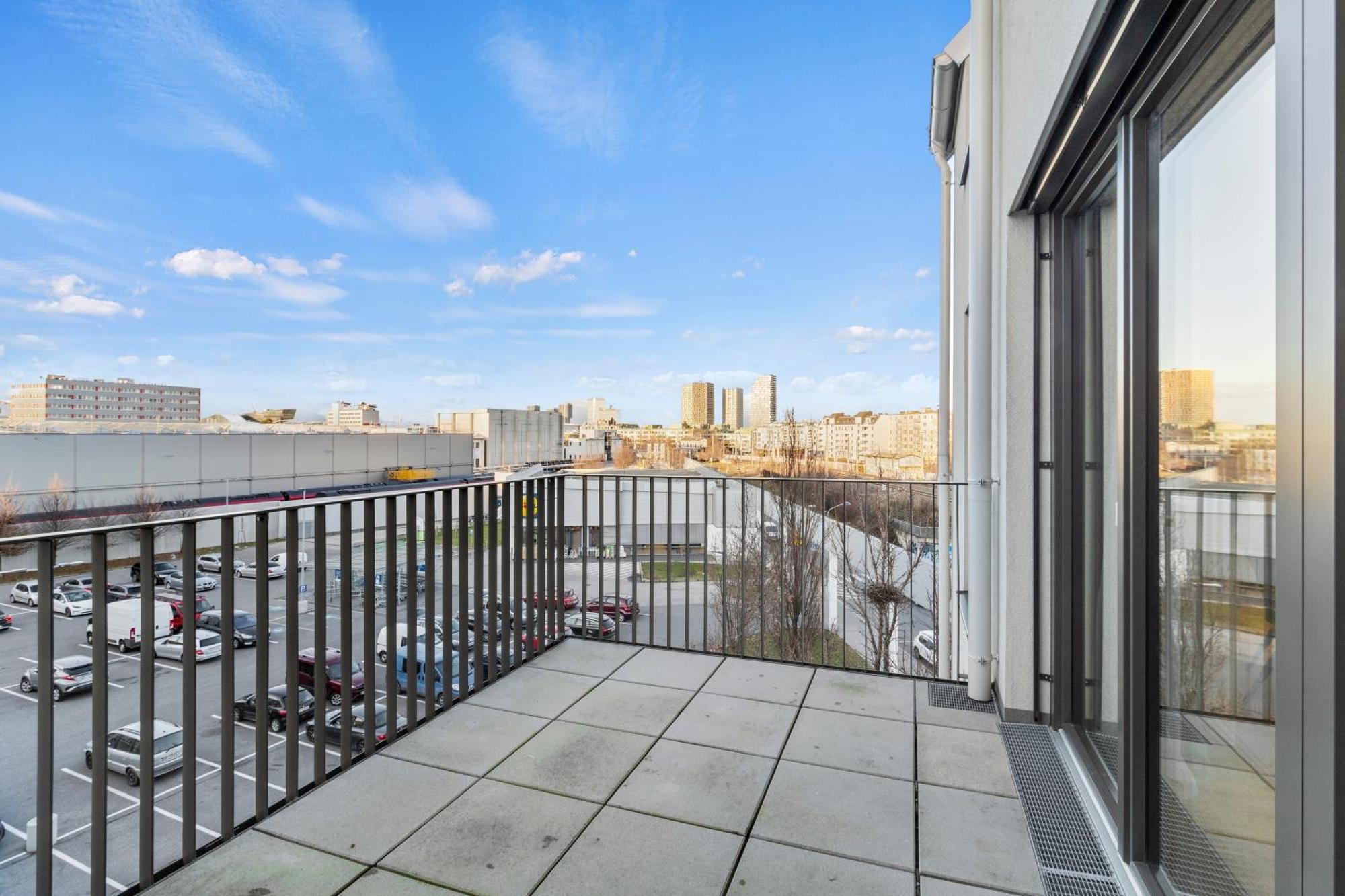 Balcony I 50 M² I Near Center Apartment *