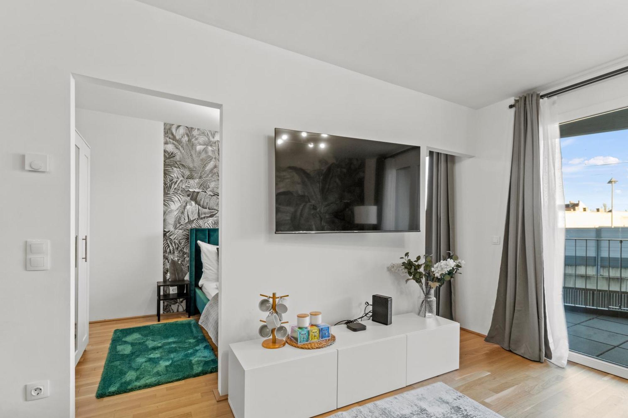 Balcony I 50 M² I Near Center Apartment *