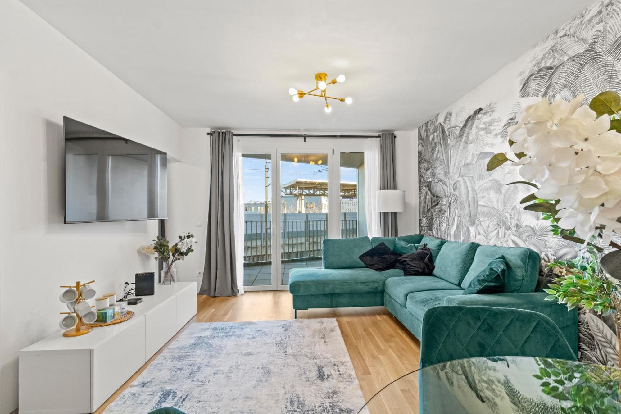 Balcony I 50 M² I Near Center Vienna