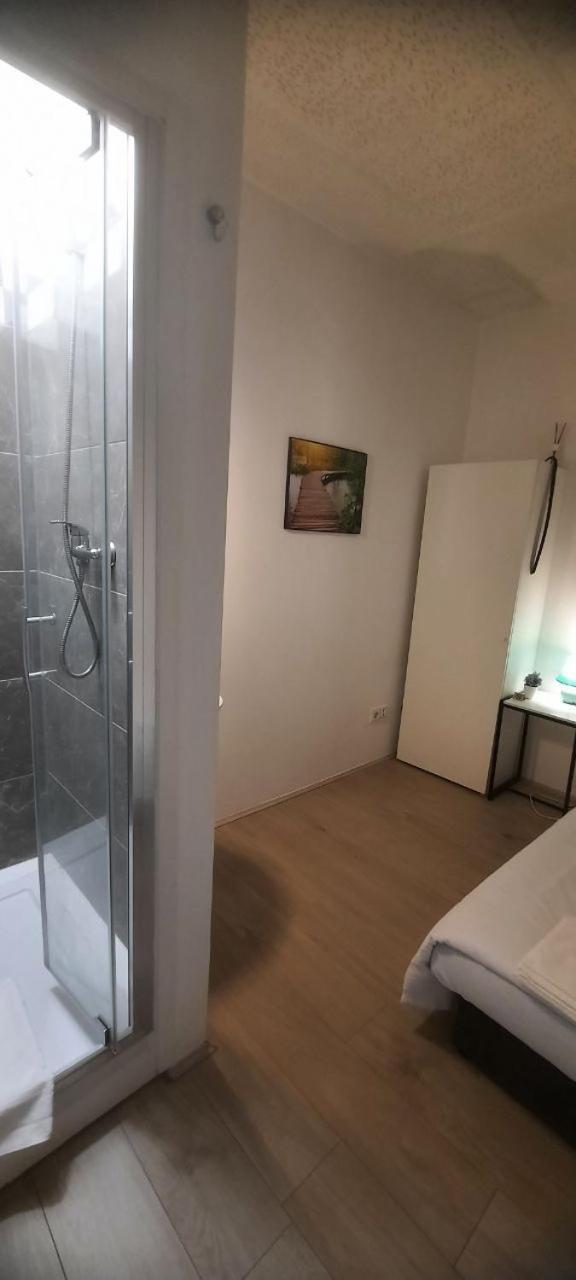 W&v Hostel