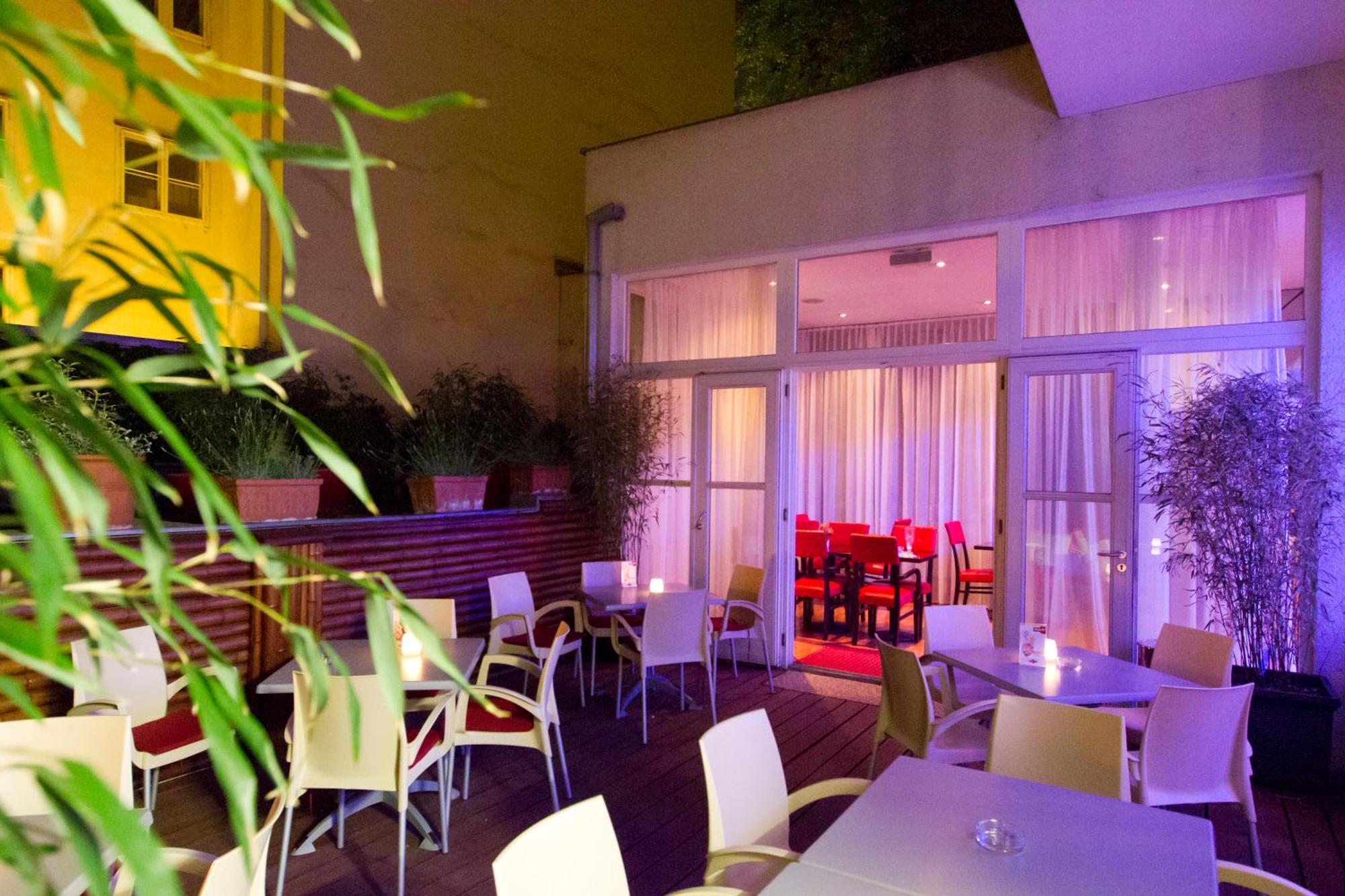 Boltzmann Hotel