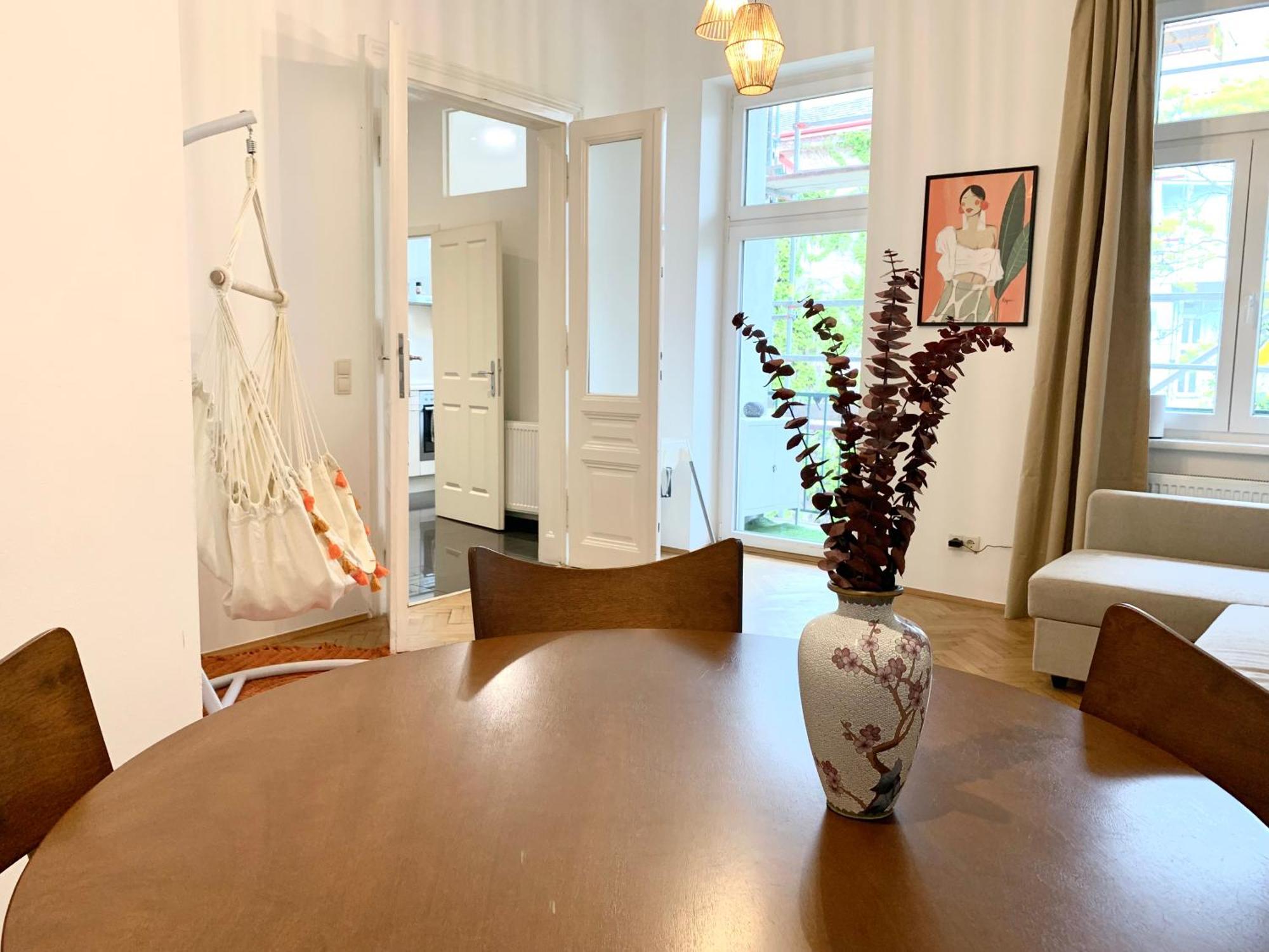 Bamboo : A Cozy Family Haven In Vienna's 9th District Vienna