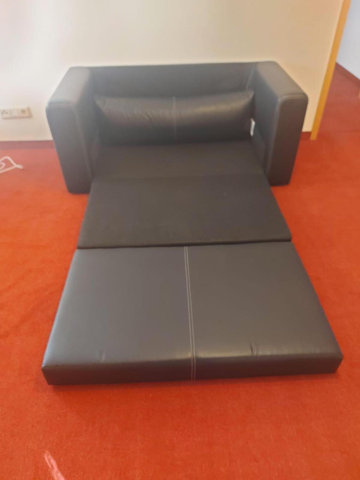 Holiday home 2 Bedrooms, 2 Baths House With A Living An Upstairs Reception Rea