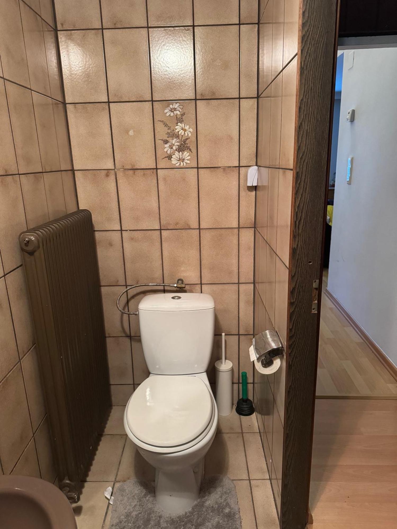 Holiday home 2 Bedrooms, 2 Baths House With A Living An Upstairs Reception Rea *