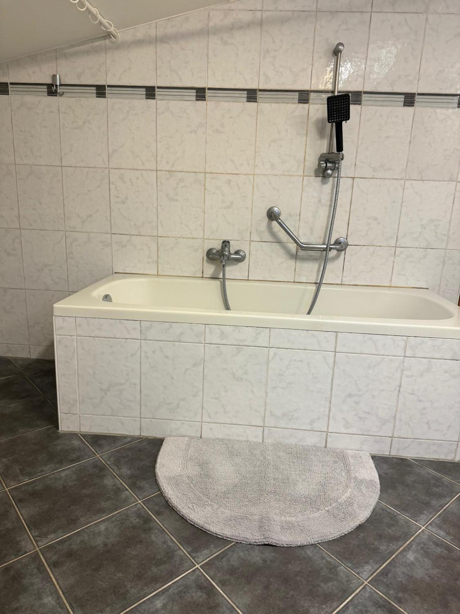 2 Bedrooms, 2 Baths House With A Living An Upstairs Reception Rea